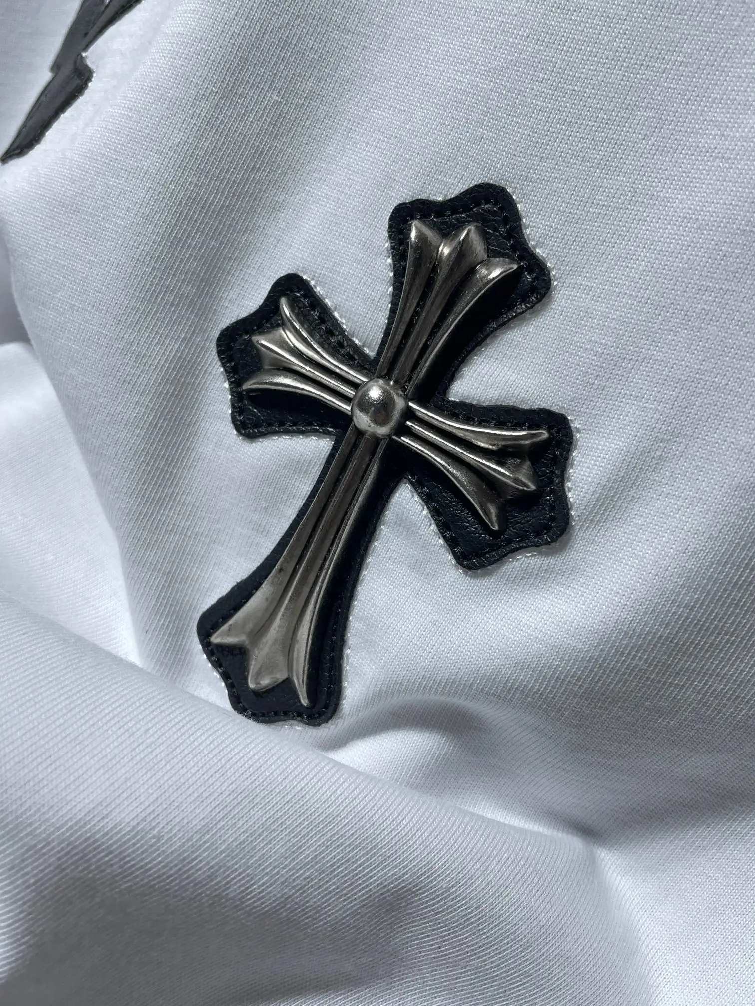 Leather Cross Patch Cotton T-Shirt D6015474 — view 6