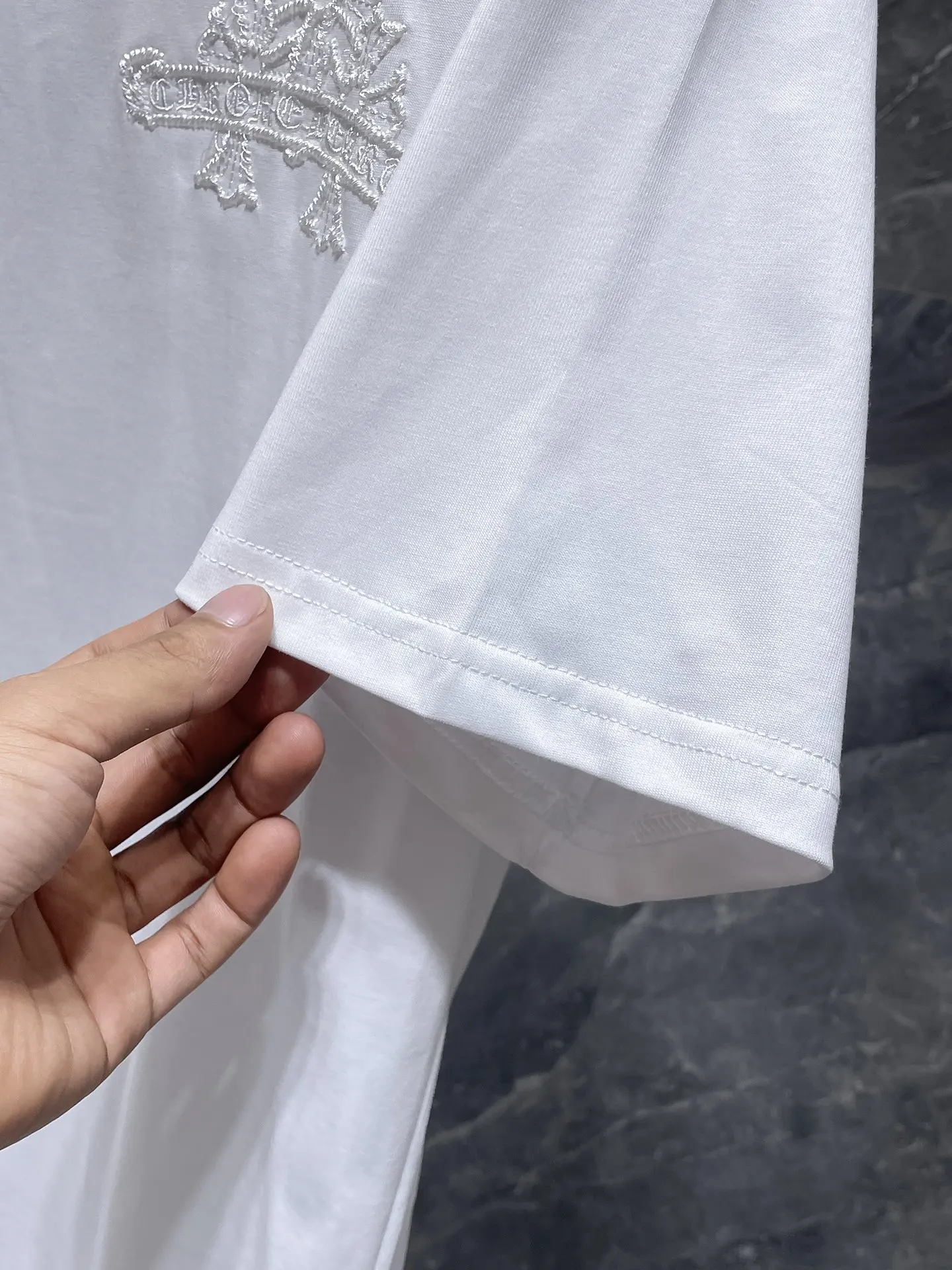 Embroidered Cross Logo Cotton T-Shirt D12011638 — view 9
