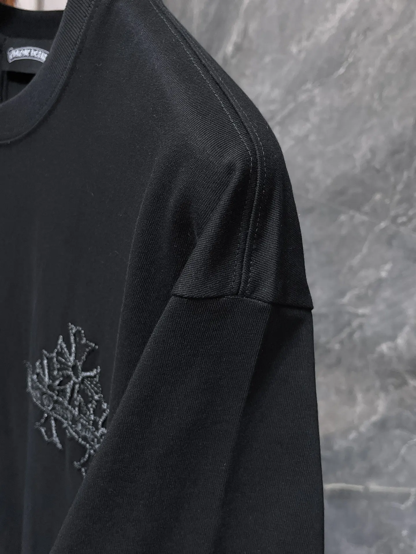 Embroidered Cross Logo Cotton T-Shirt D7015471 — view 9