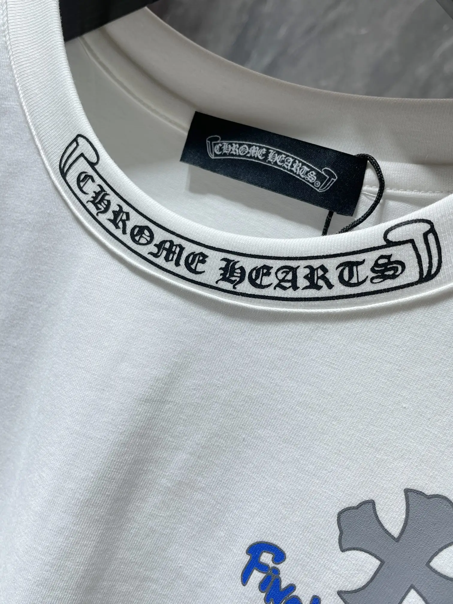 Embellished Cross Patch Cotton T-Shirt D11011634 — view 2