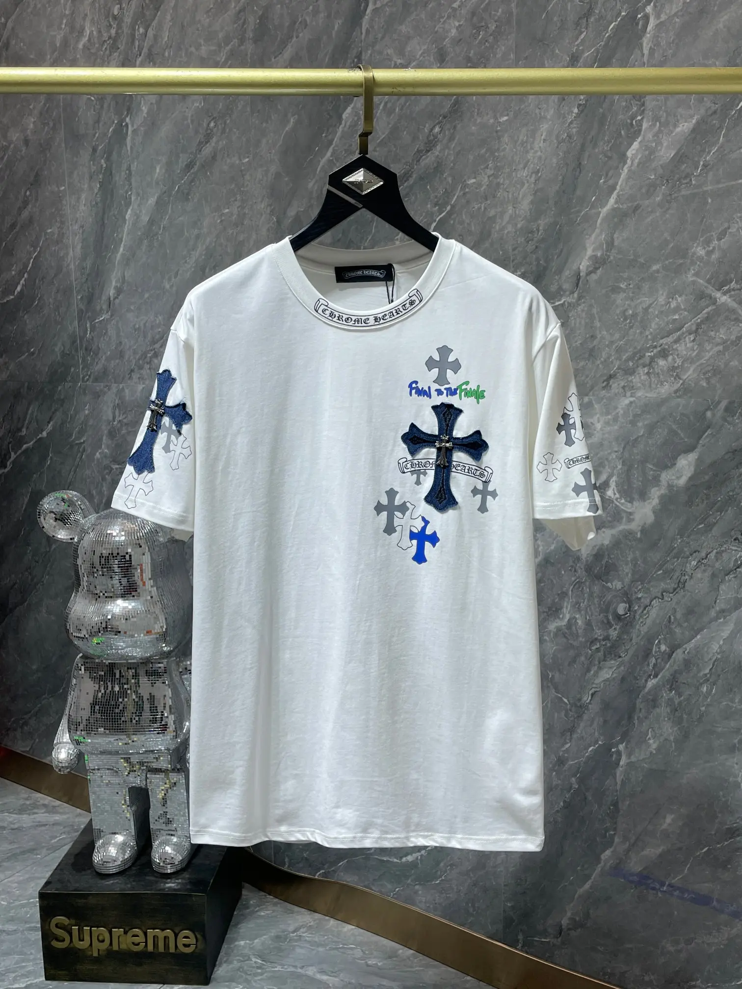 Embellished Cross Patch Cotton T-Shirt D11011634 — view 4