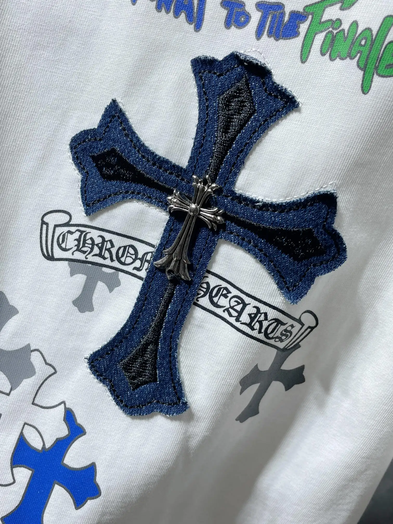 Embellished Cross Patch Cotton T-Shirt D11011634 — view 5