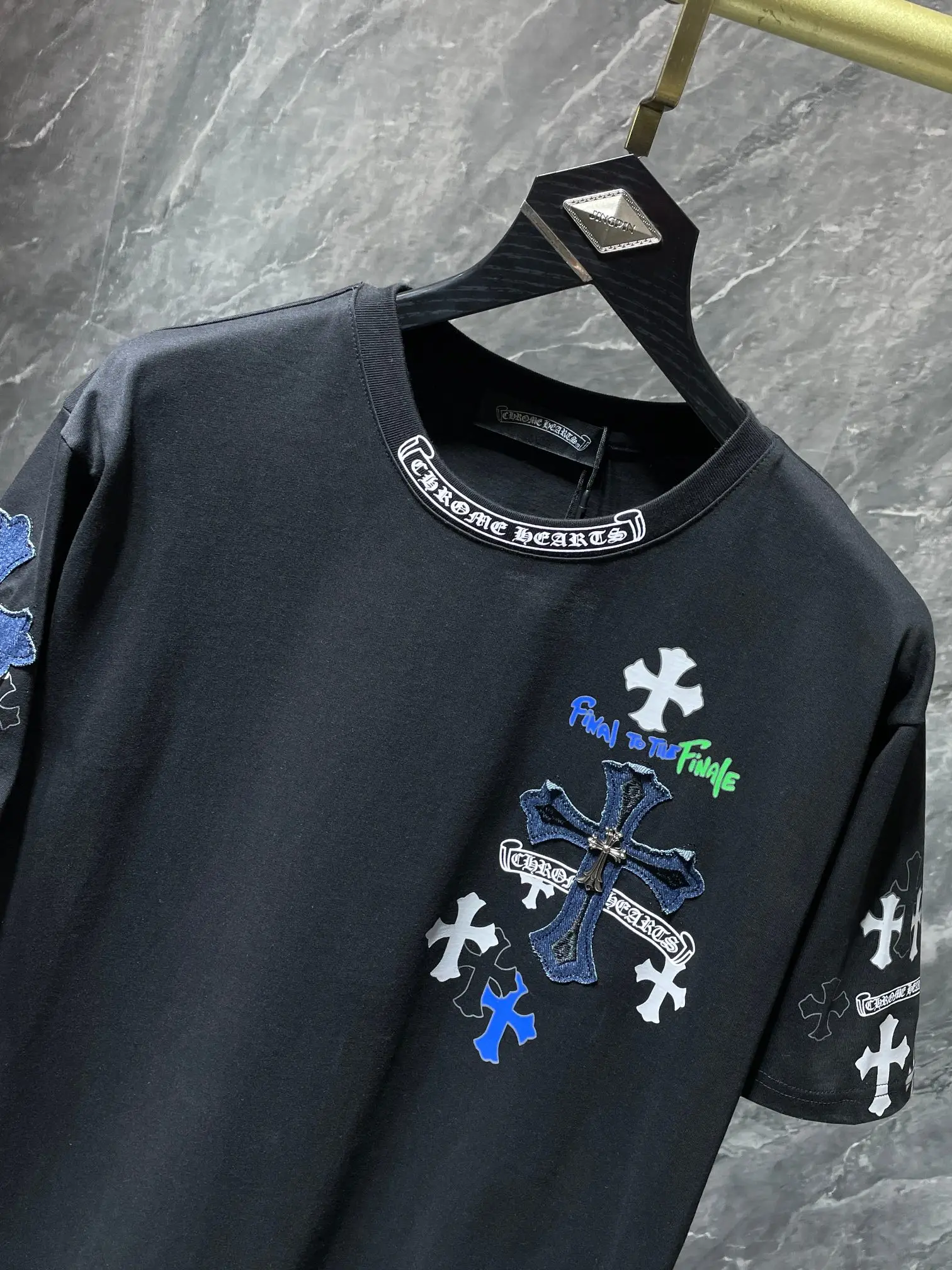 Leather Patch Cross Embroidered T-Shirt D6015467 — view 8