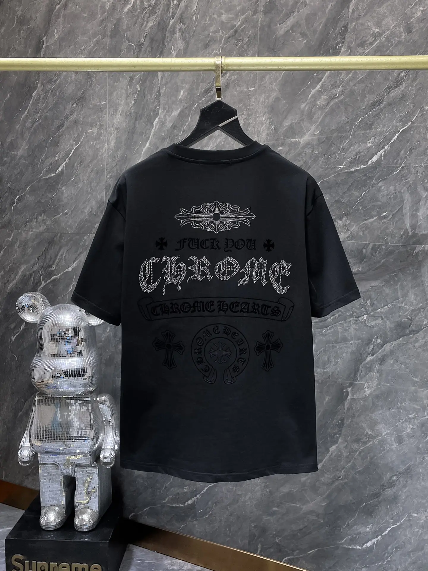 Rhinestone Horseshoe Cross T-Shirt D7015453 — view 2