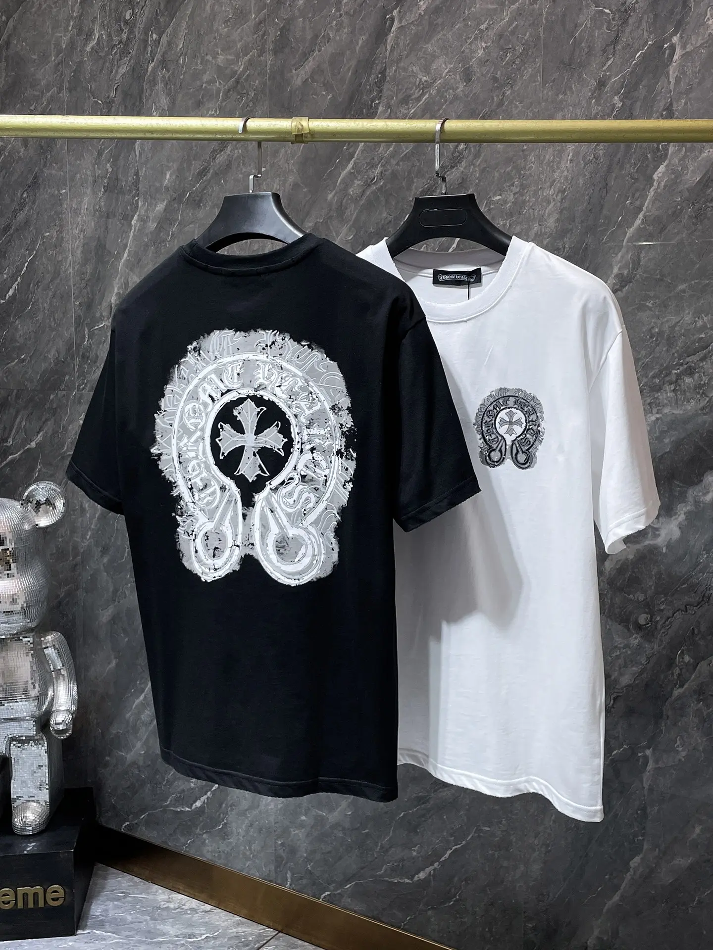 Horseshoe Logo Flocked Cotton T-Shirt D6515448 — view 9