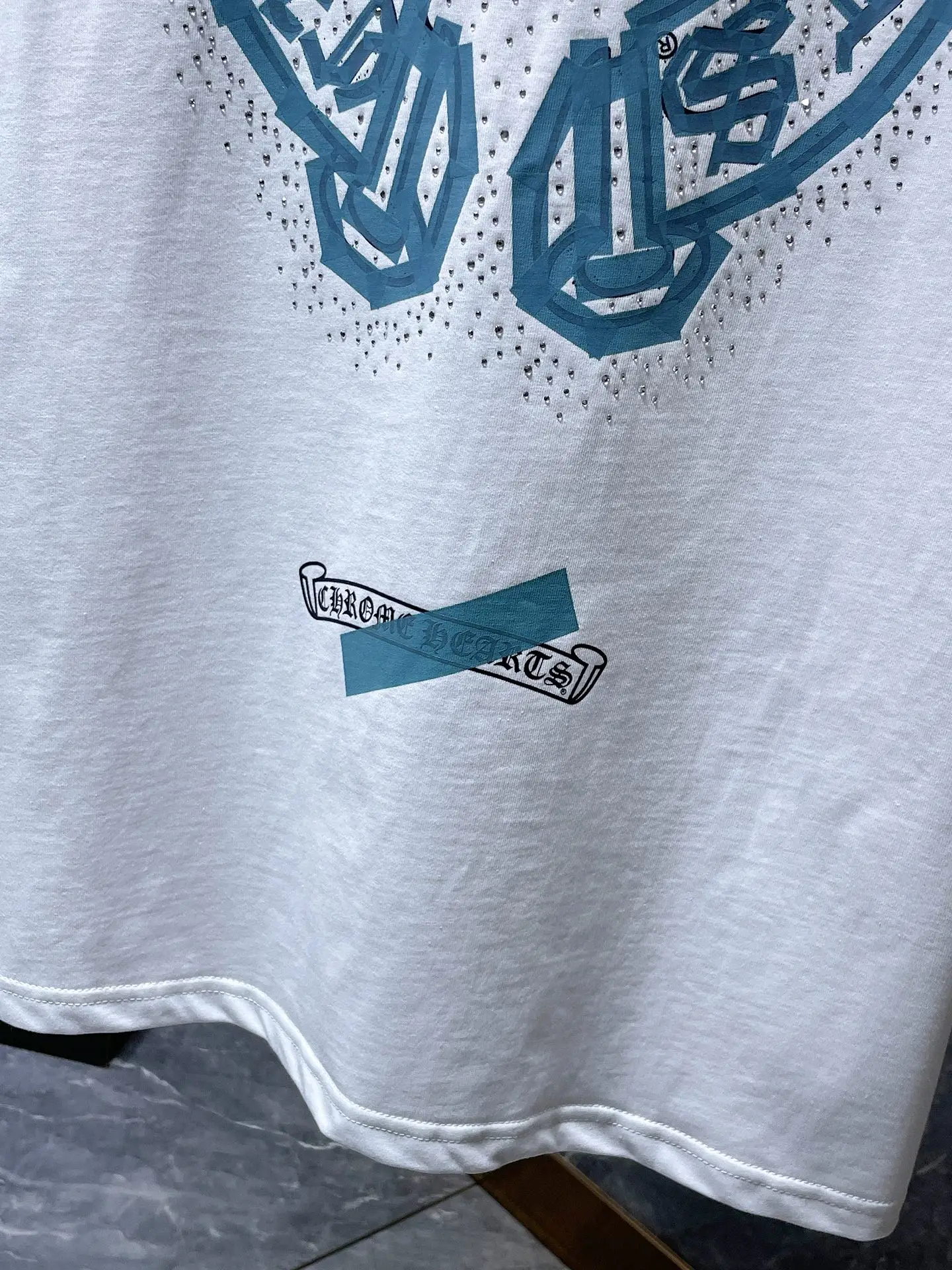 Rhinestone Logo Graphic T-Shirt D11511594 — view 2