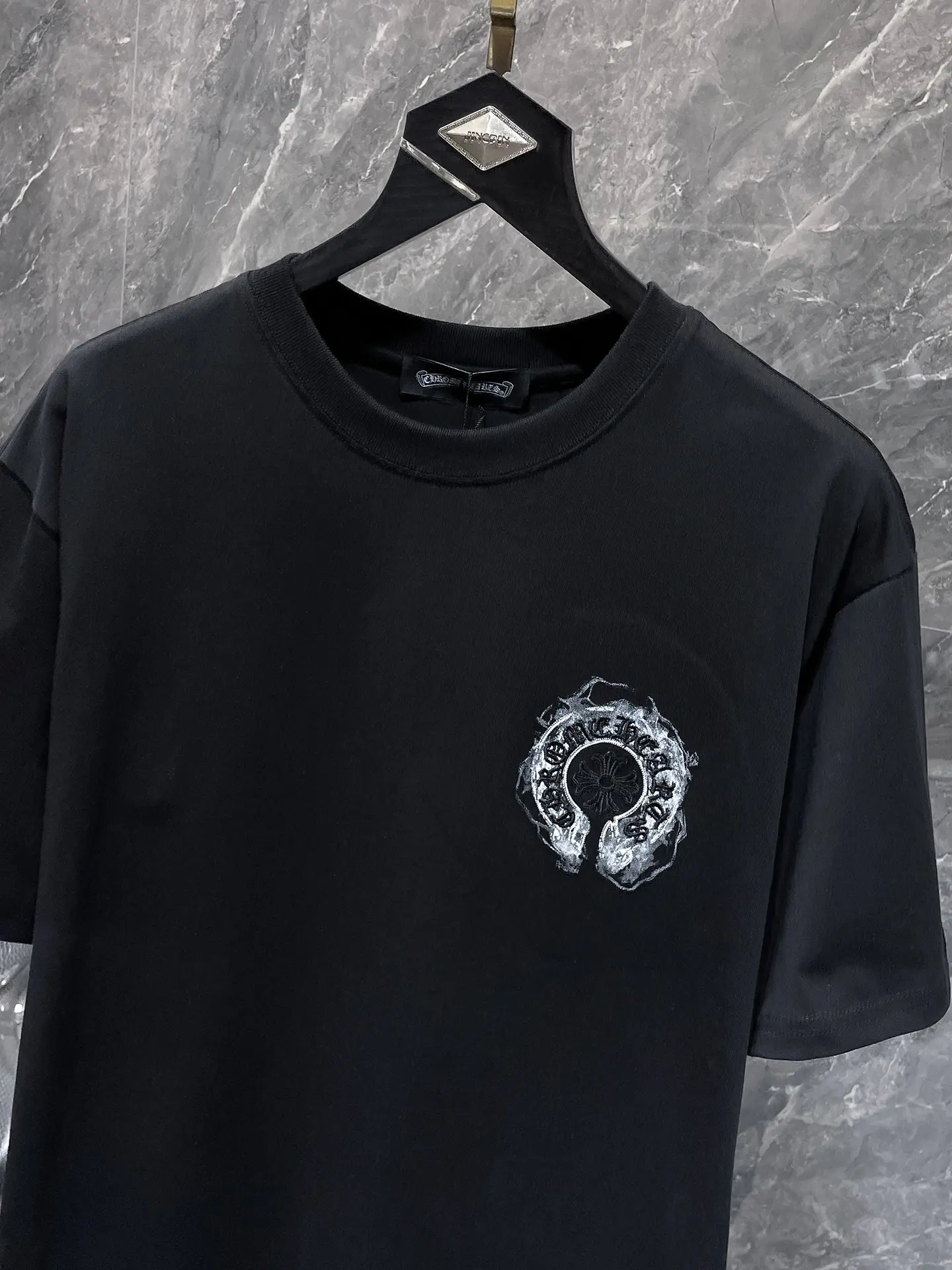 Horseshoe Cross Embroidery Cotton T-Shirt D11811596 — view 4