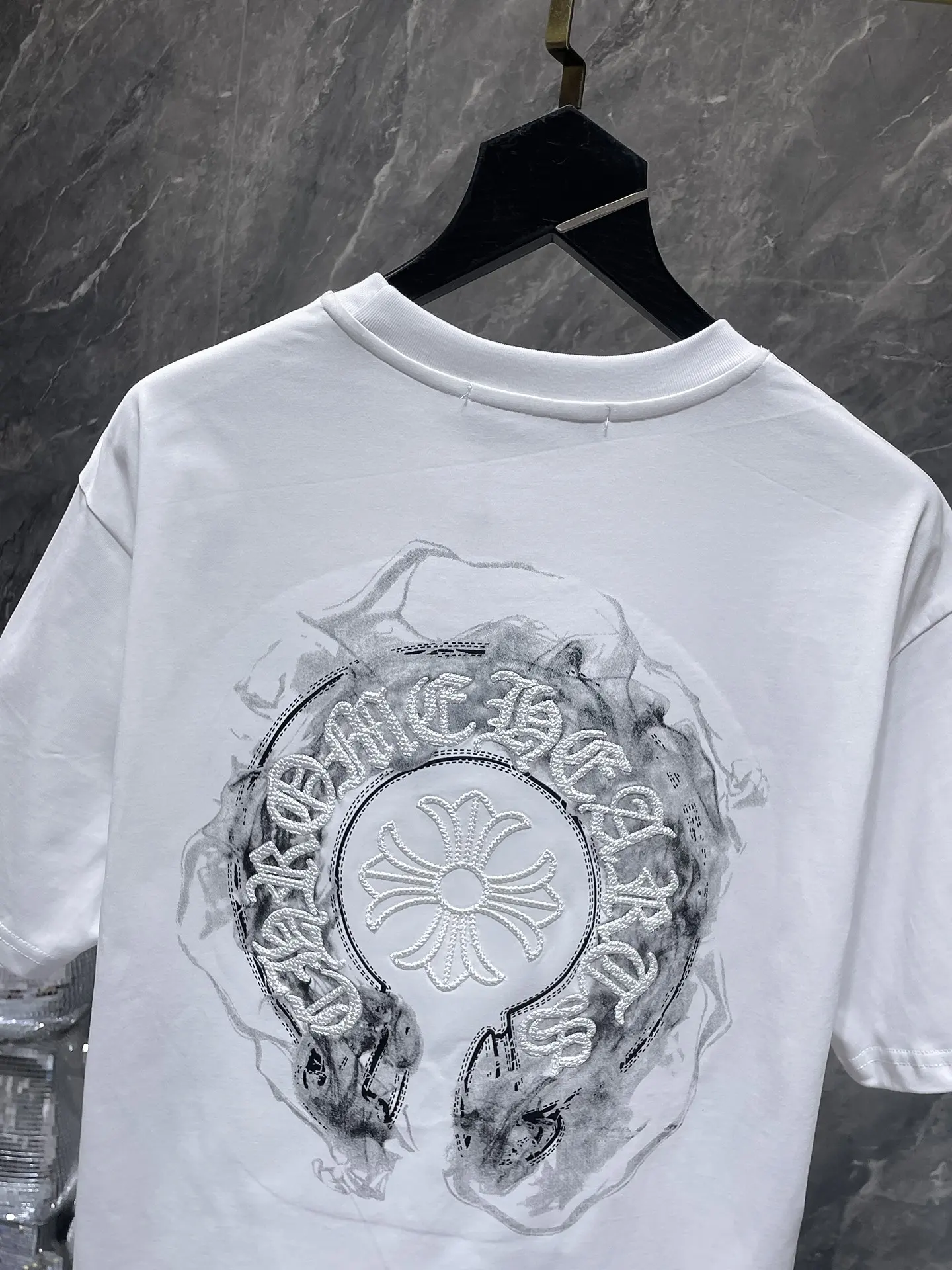 Horseshoe Cross Embroidered Cotton T-Shirt D6815432 — view 6