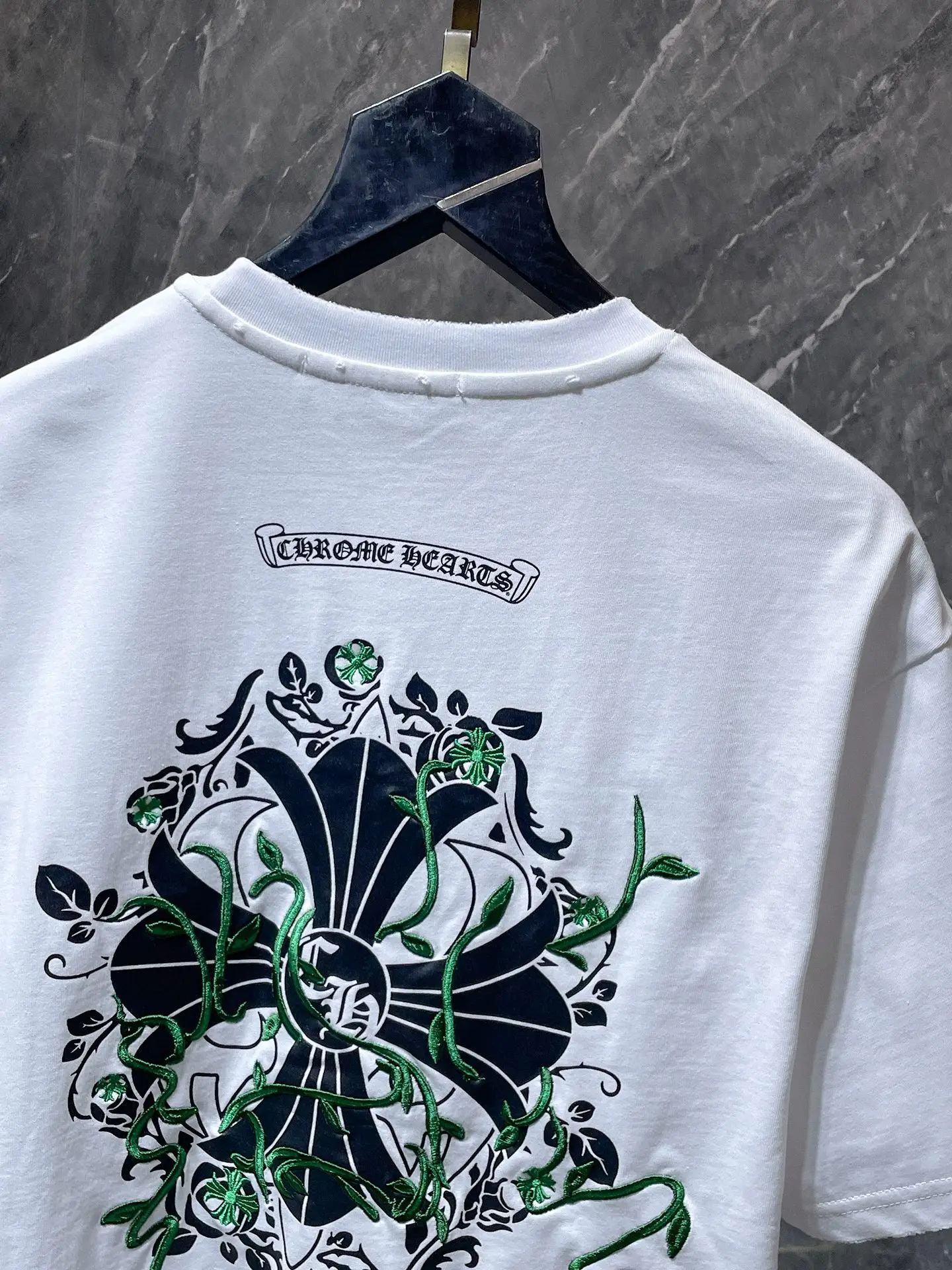 Embroidered Horseshoe Logo Cotton T-Shirt D12011601 — view 6
