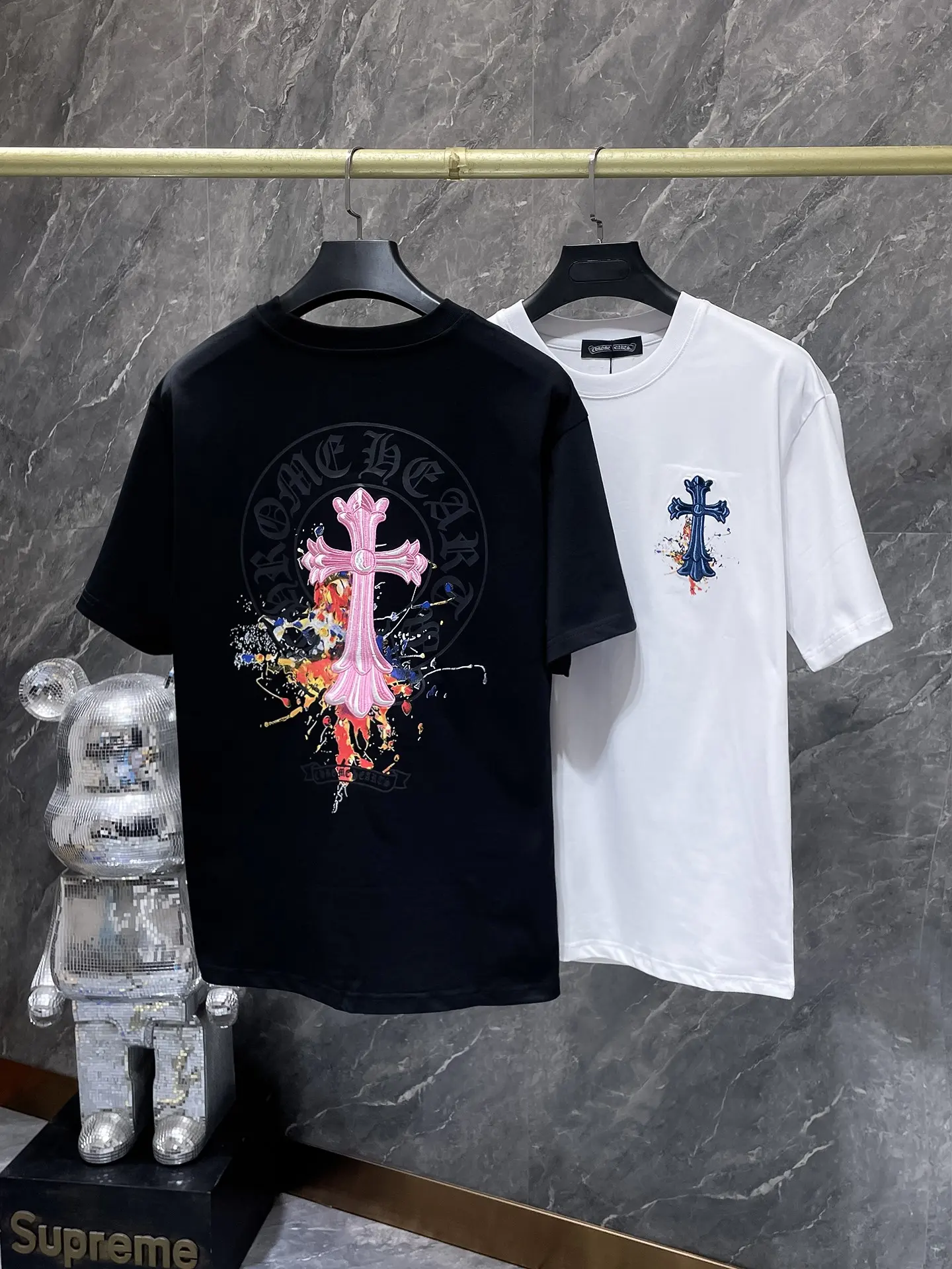 Paint-Splatter Cross Patch T-Shirt D12011591