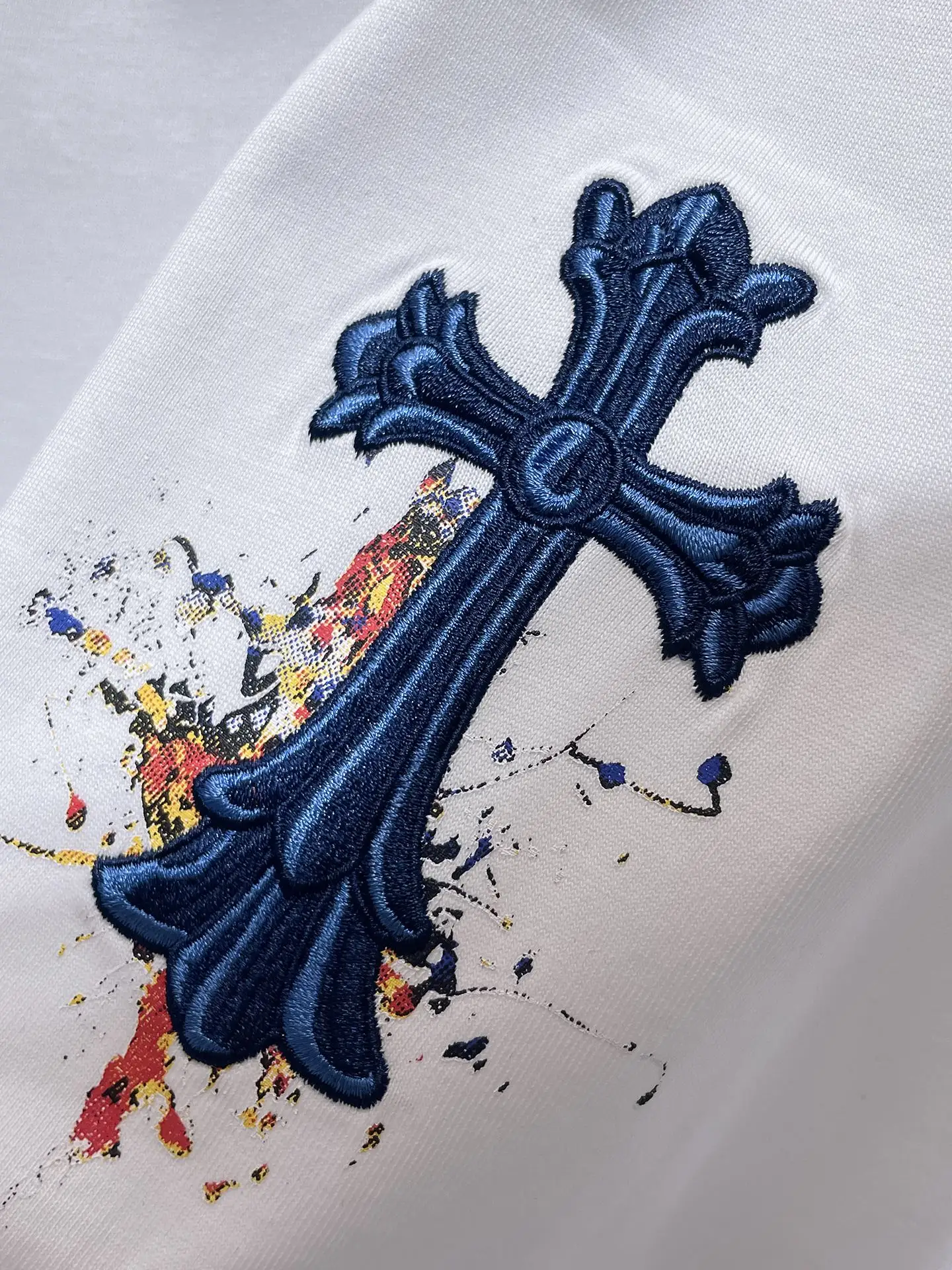 Paint-Splatter Cross Patch T-Shirt D12011592 — view 5