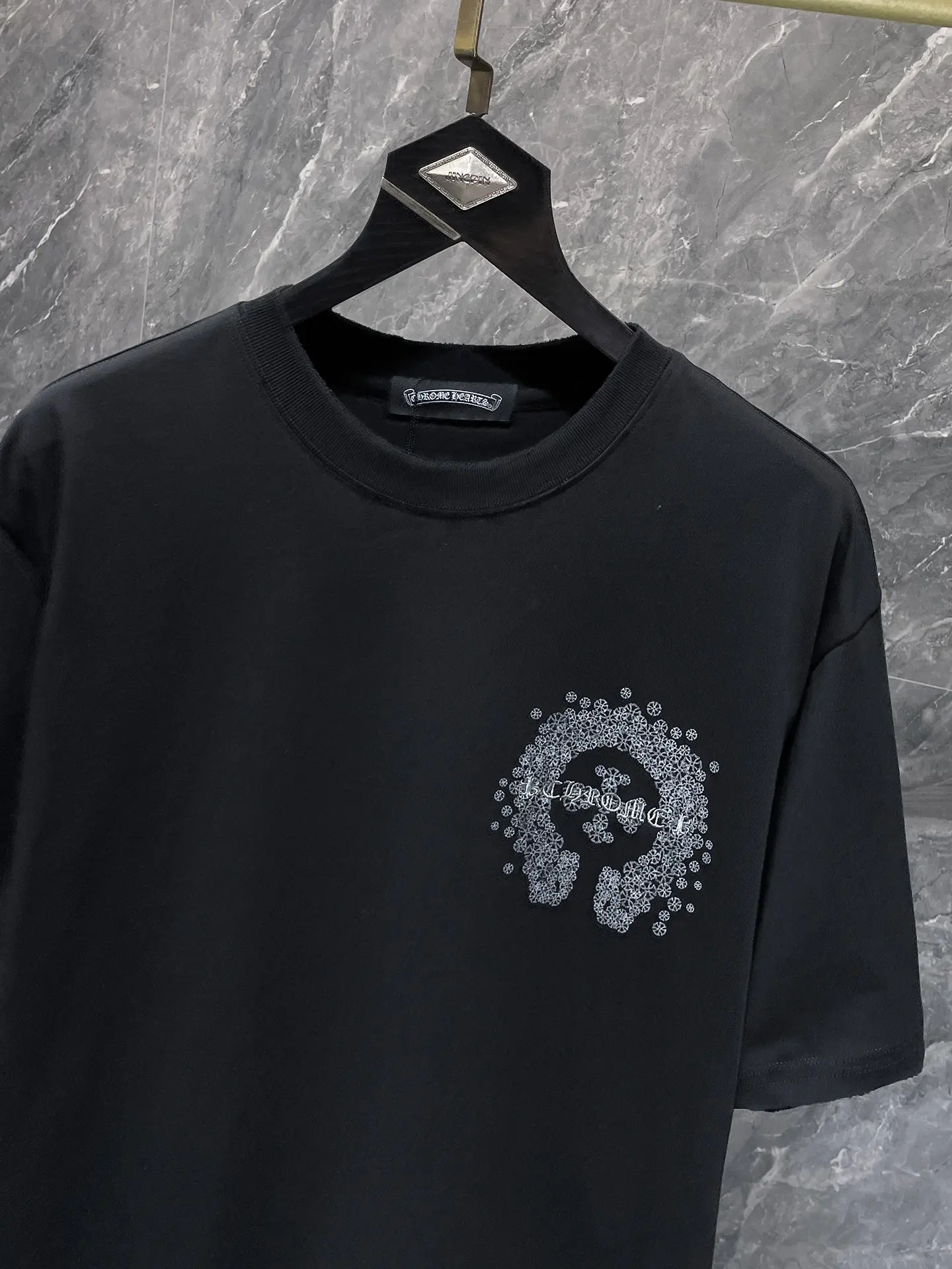Embroidered Horseshoe Logo T-Shirt D7515438 — view 4