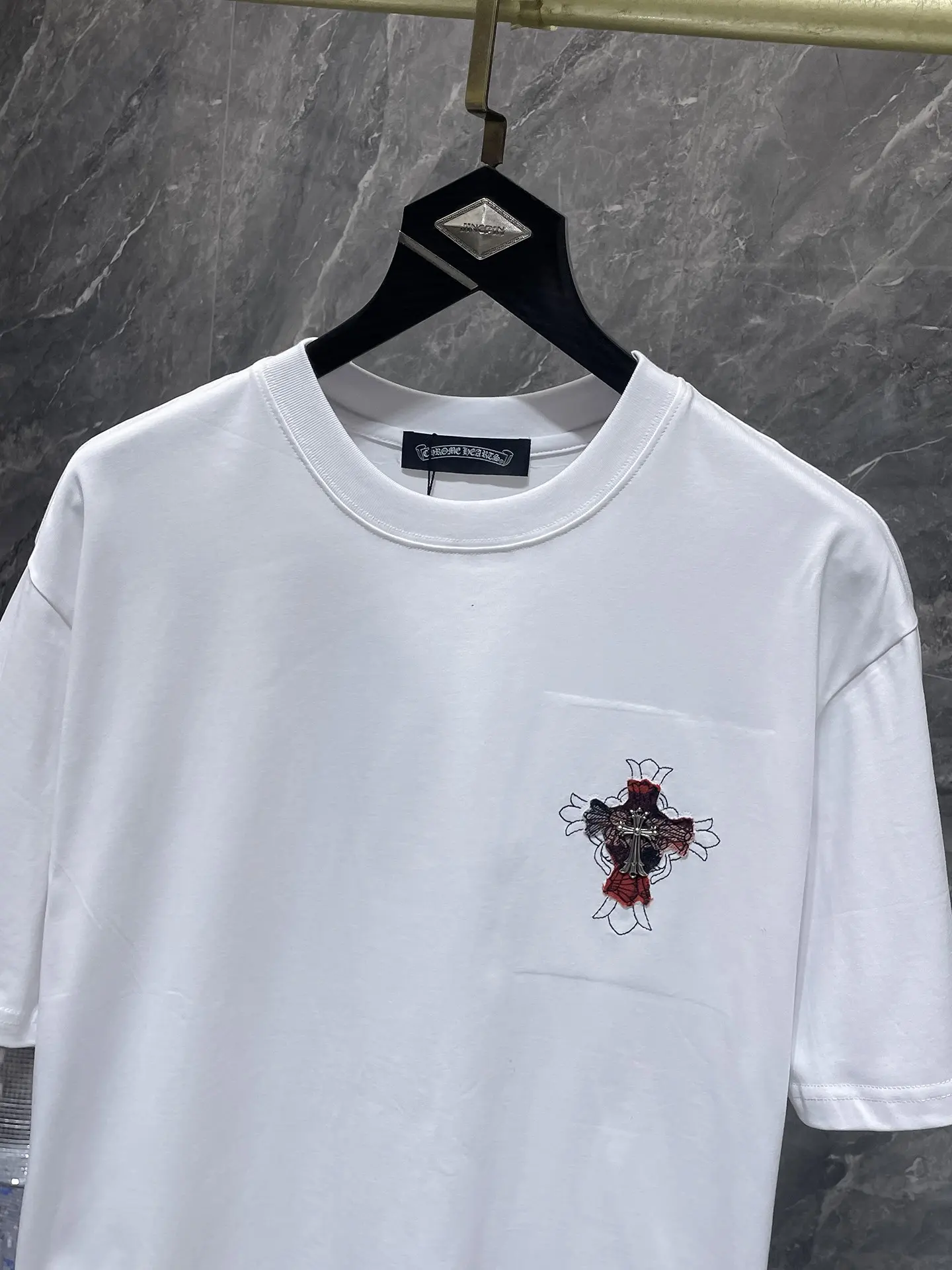 Cross Patch Embroidered Cotton T-Shirt D12011590 — view 4