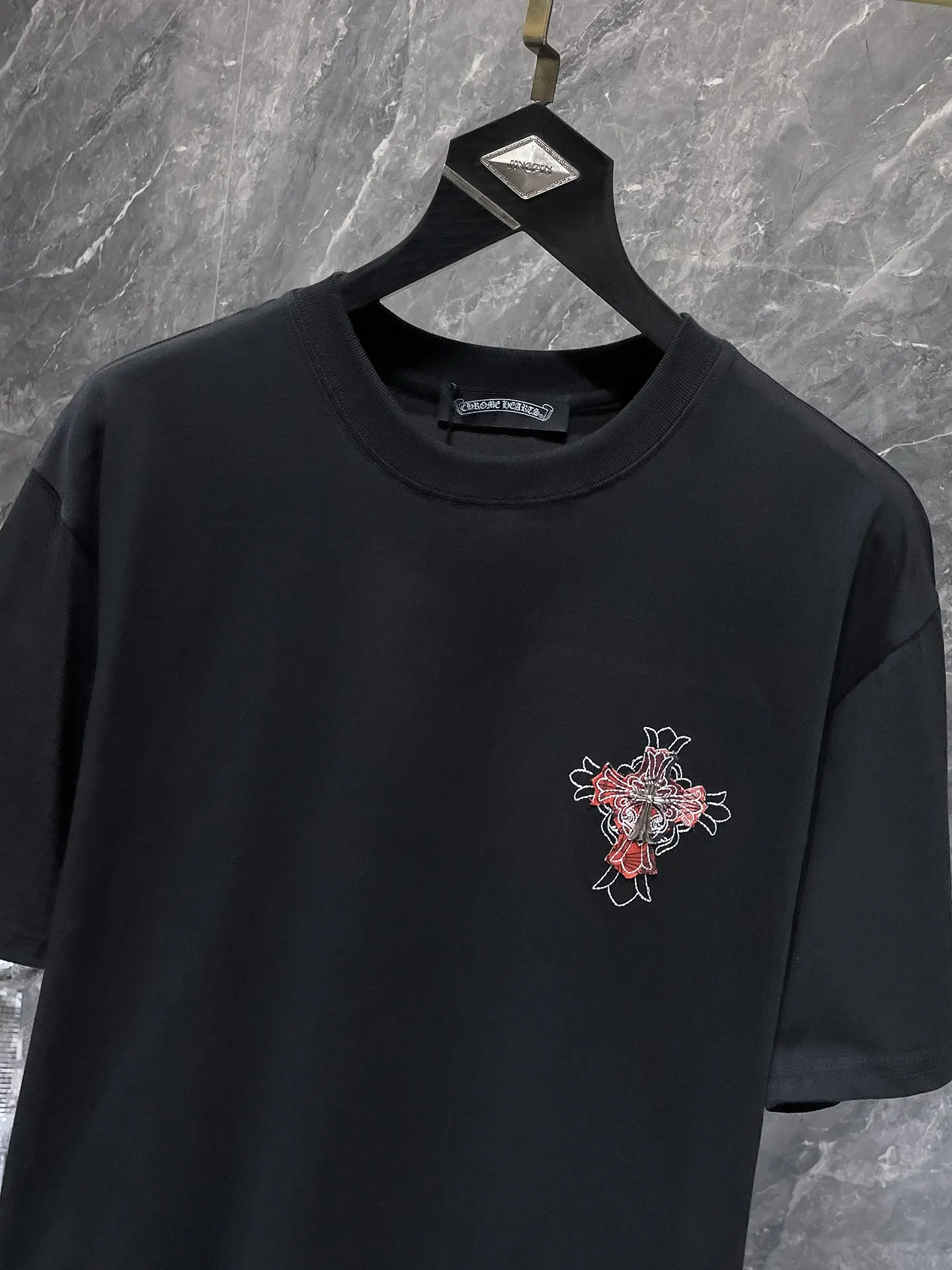 Cross Patch Embroidered Cotton T-Shirt D12011589 — view 4