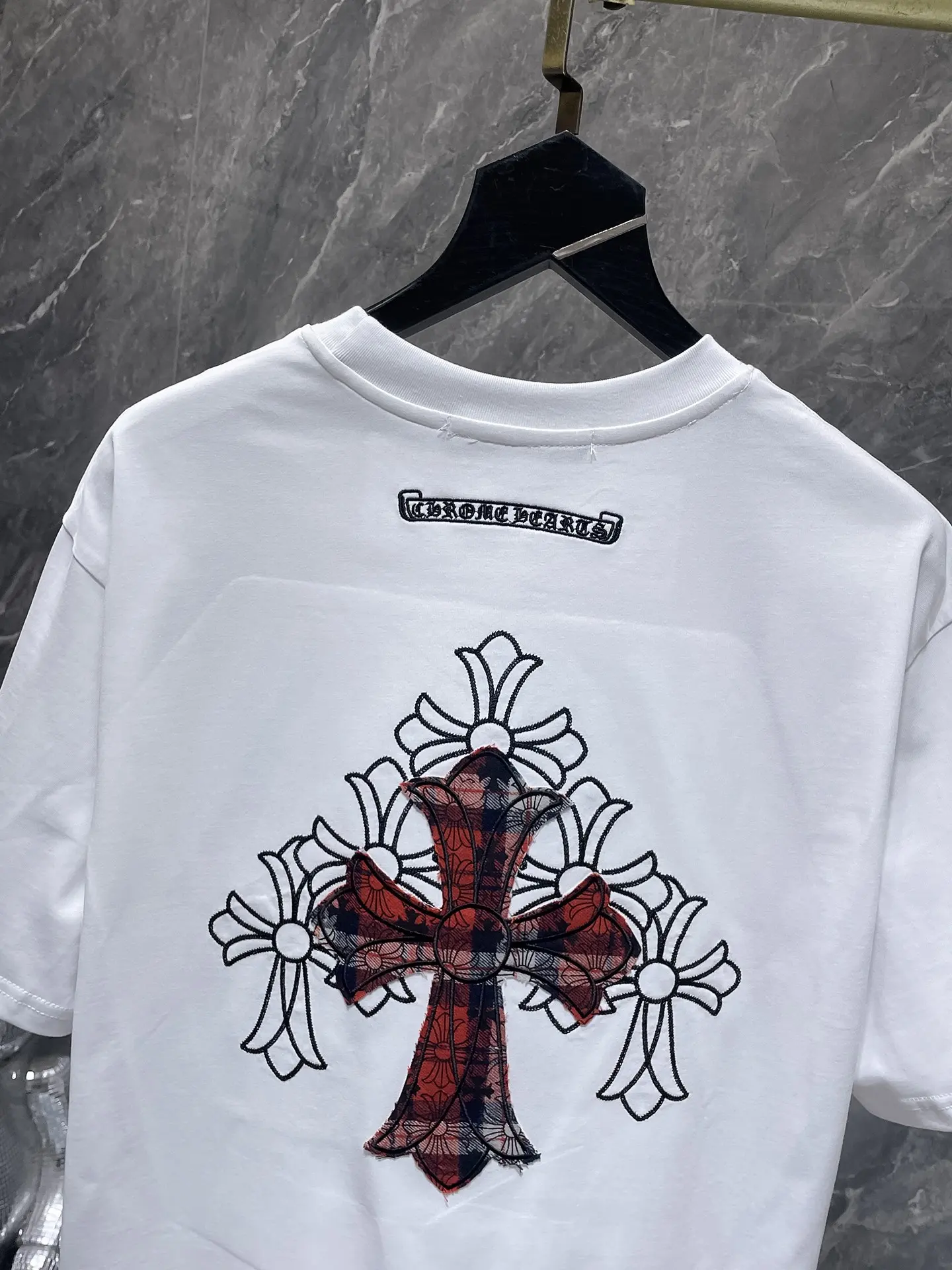Cross Patch Embroidered Cotton T-Shirt D7015425 — view 6