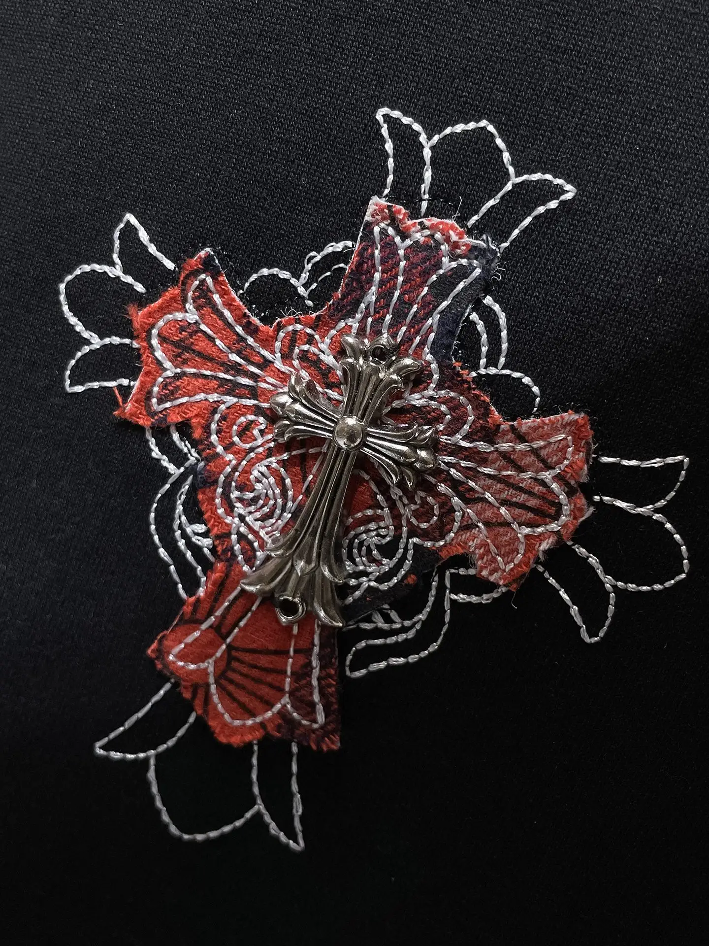 Cross Patch Embroidered Cotton T-Shirt D7015424 — view 7