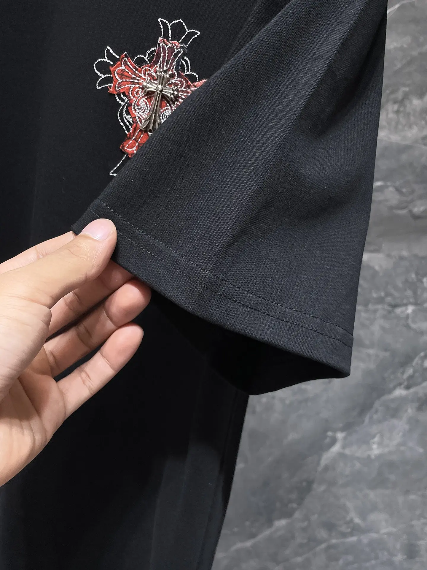 Cross Patch Embroidered Cotton T-Shirt D7015424 — view 8