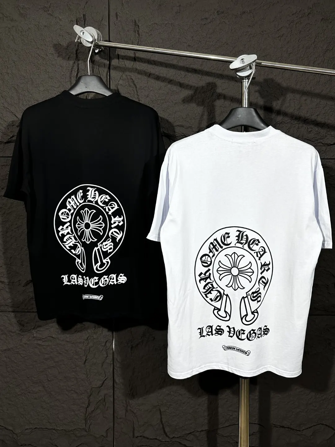 Horseshoe Logo Graphic T-Shirt D4815445