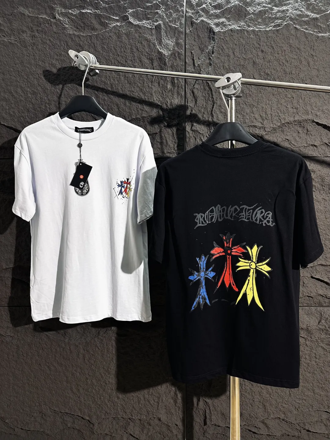 Triple Cross Graphic Print T-Shirt D4515402