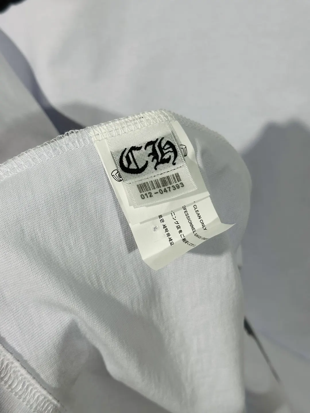 Cross Patch Embroidered Cotton T-Shirt D6015342 — view 17