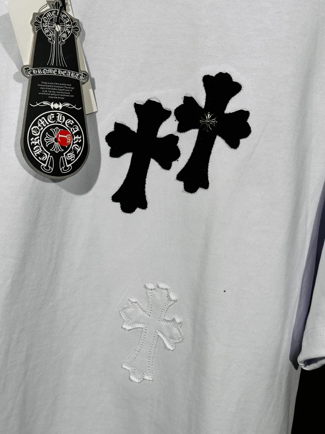 Cross Patch Embroidered Cotton T-Shirt D6015341 — view 3