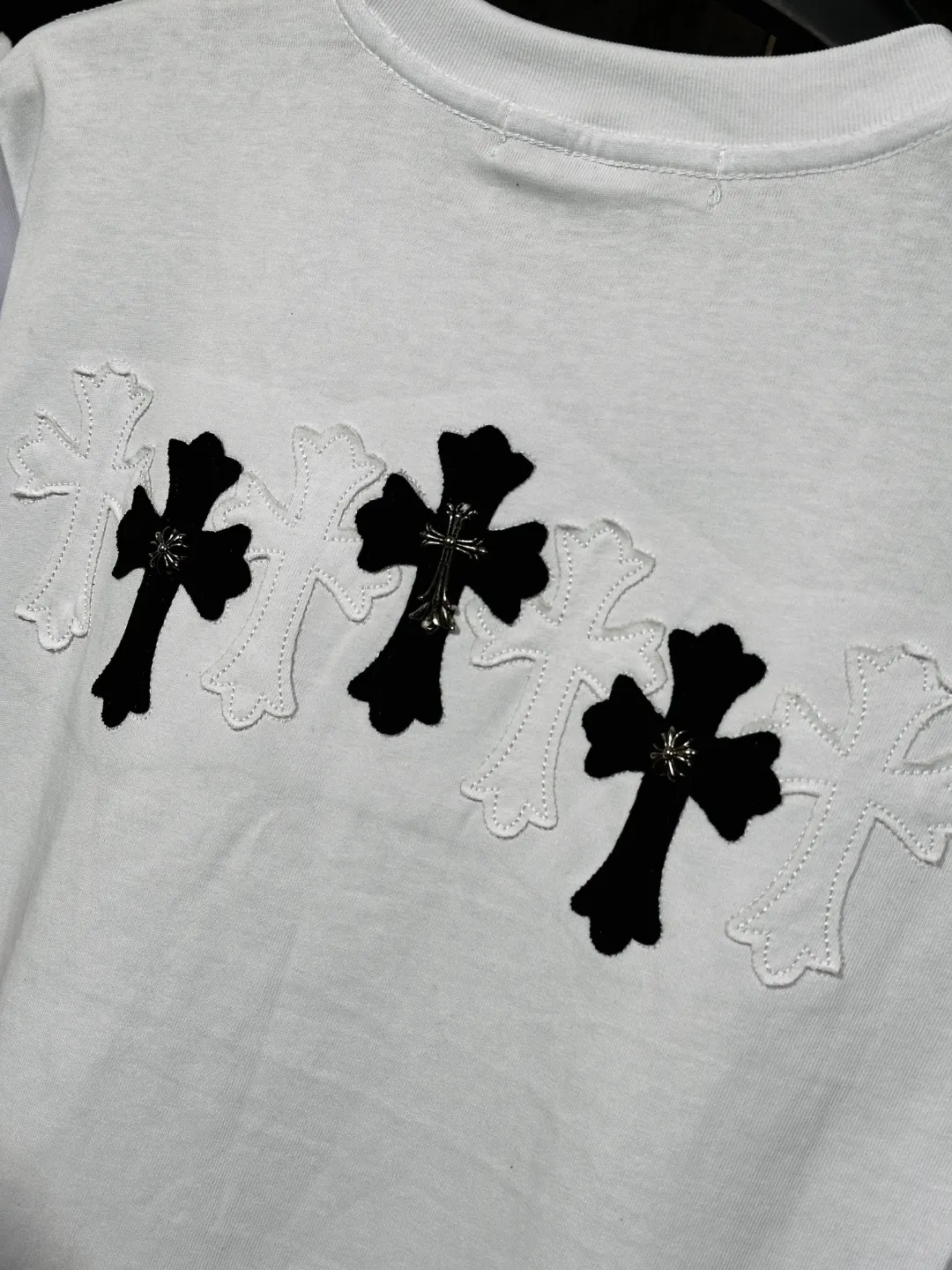 Cross Patch Embroidered Cotton T-Shirt D6015341 — view 7