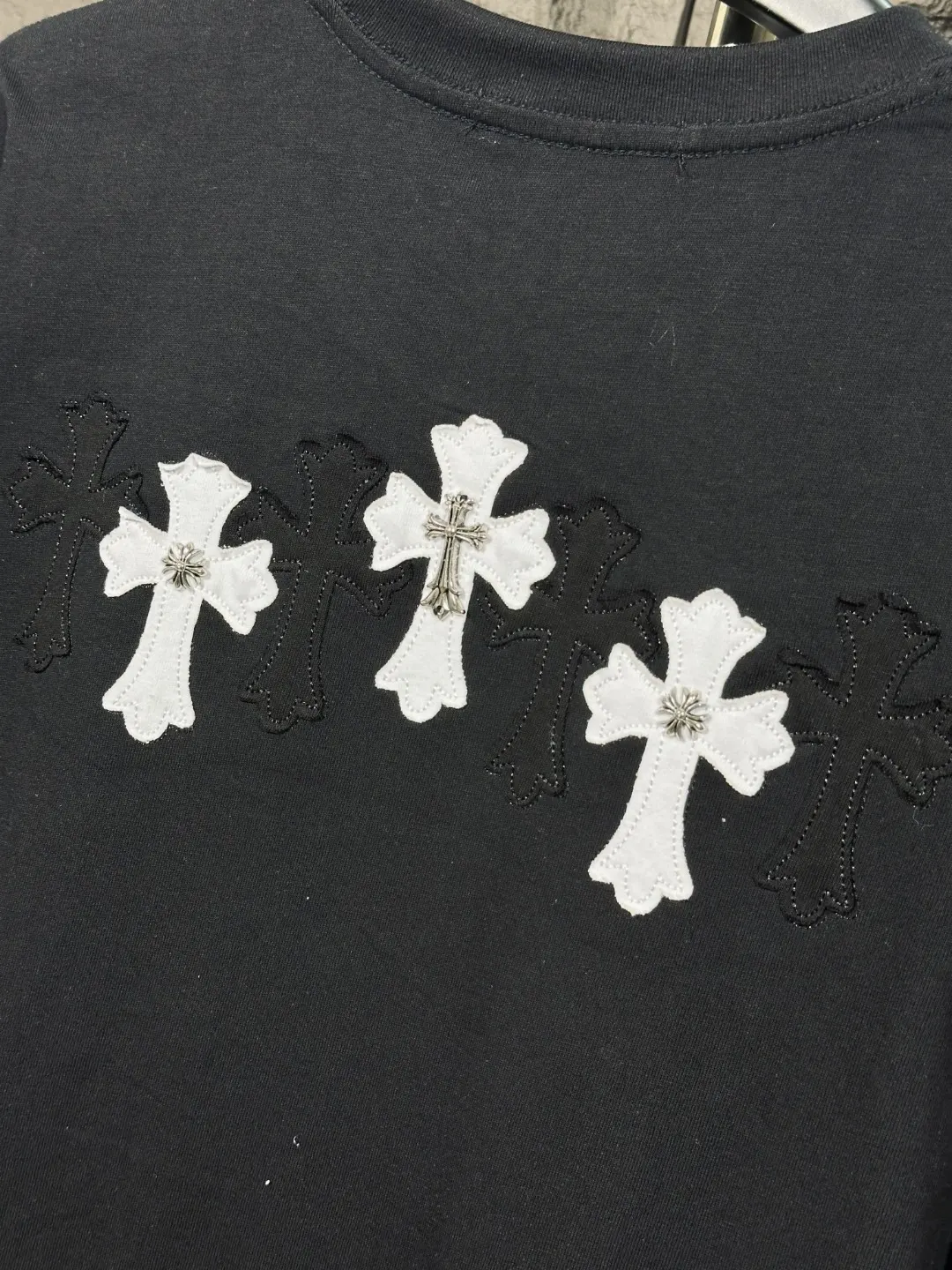 Cross Patch Embroidered Cotton T-Shirt D6015341 — view 10
