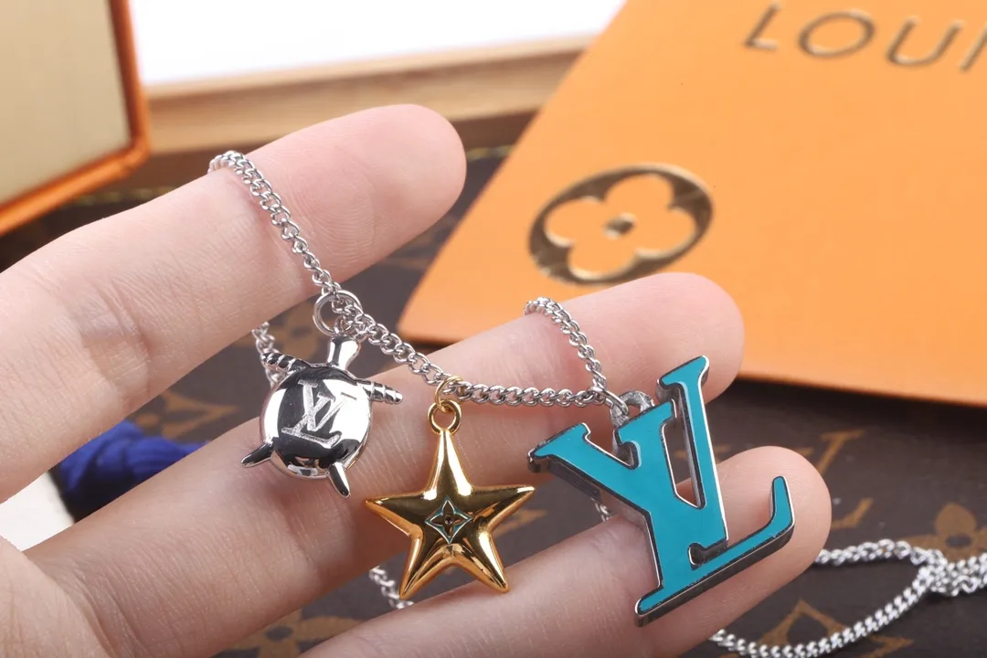 Aquatics Charm Pendant Necklace D10017175 — view 6