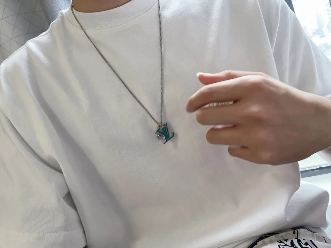 Aquatics Charm Pendant Necklace D10017175 — view 9