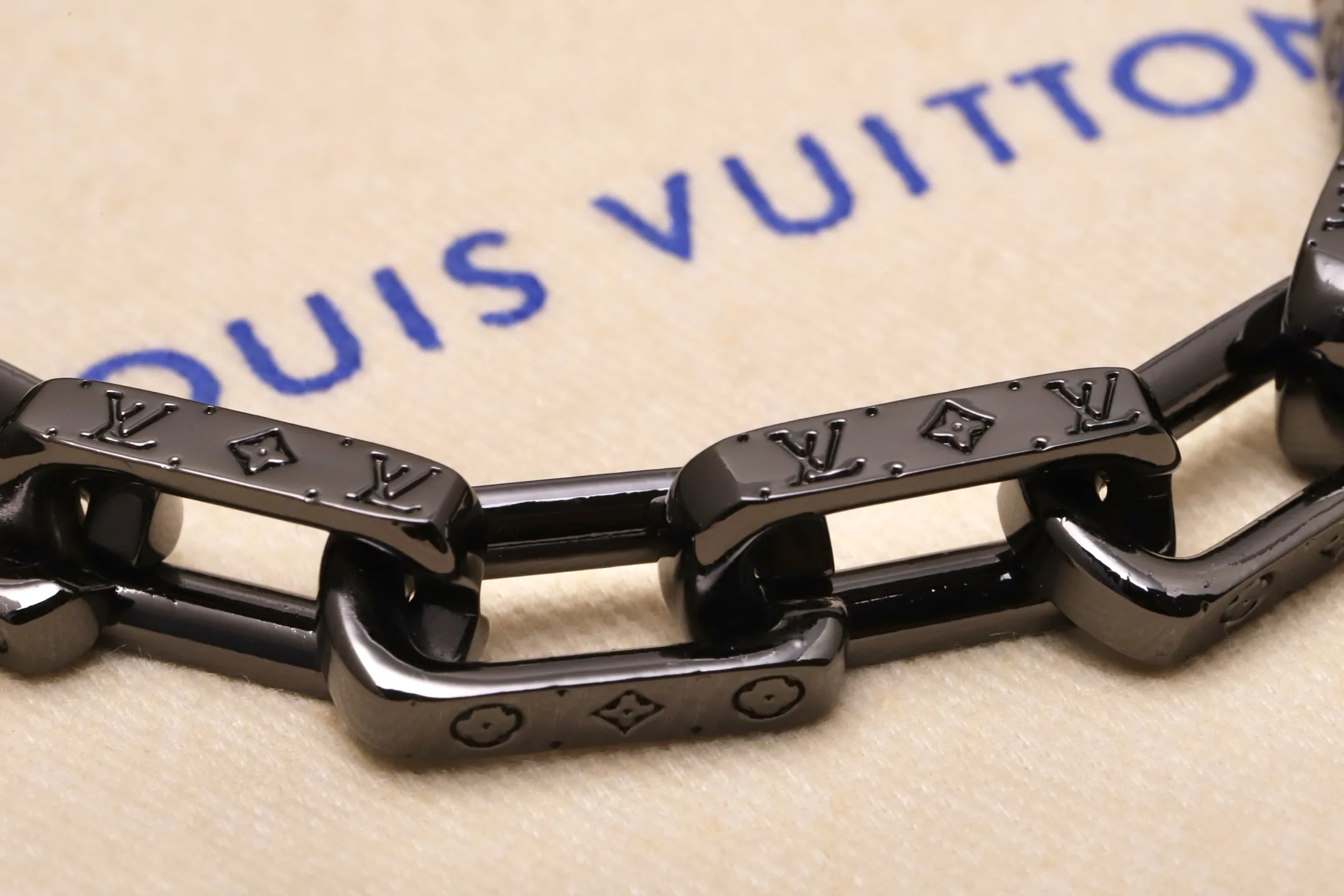 Monogram Engraved Chain Bracelet (Titanium Steel) D11017478 — view 6