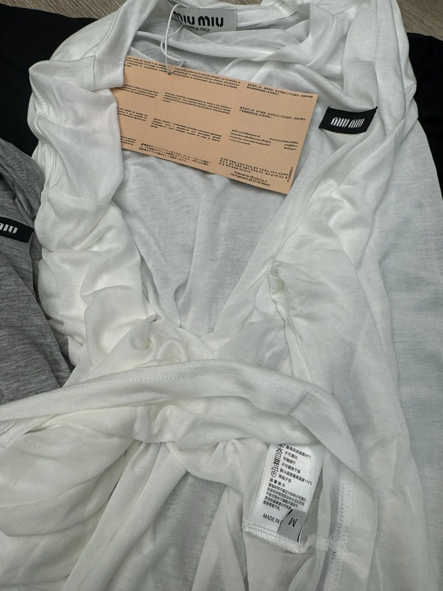 Logo-Patch V-Neck Tencel Long-Sleeve Top D6915705 — view 4