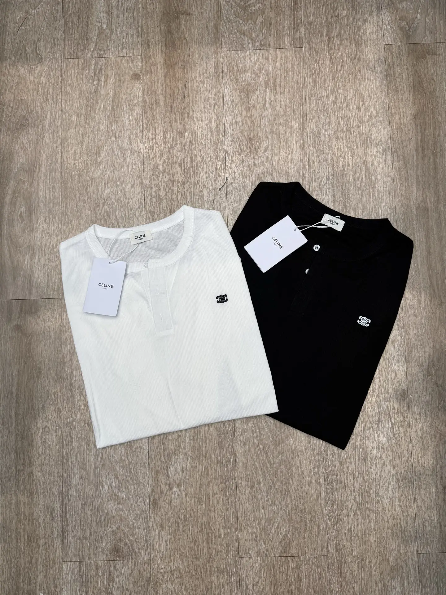 Triomphe Embroidered Henley Long-Sleeve T-Shirt D7915640 — view 2