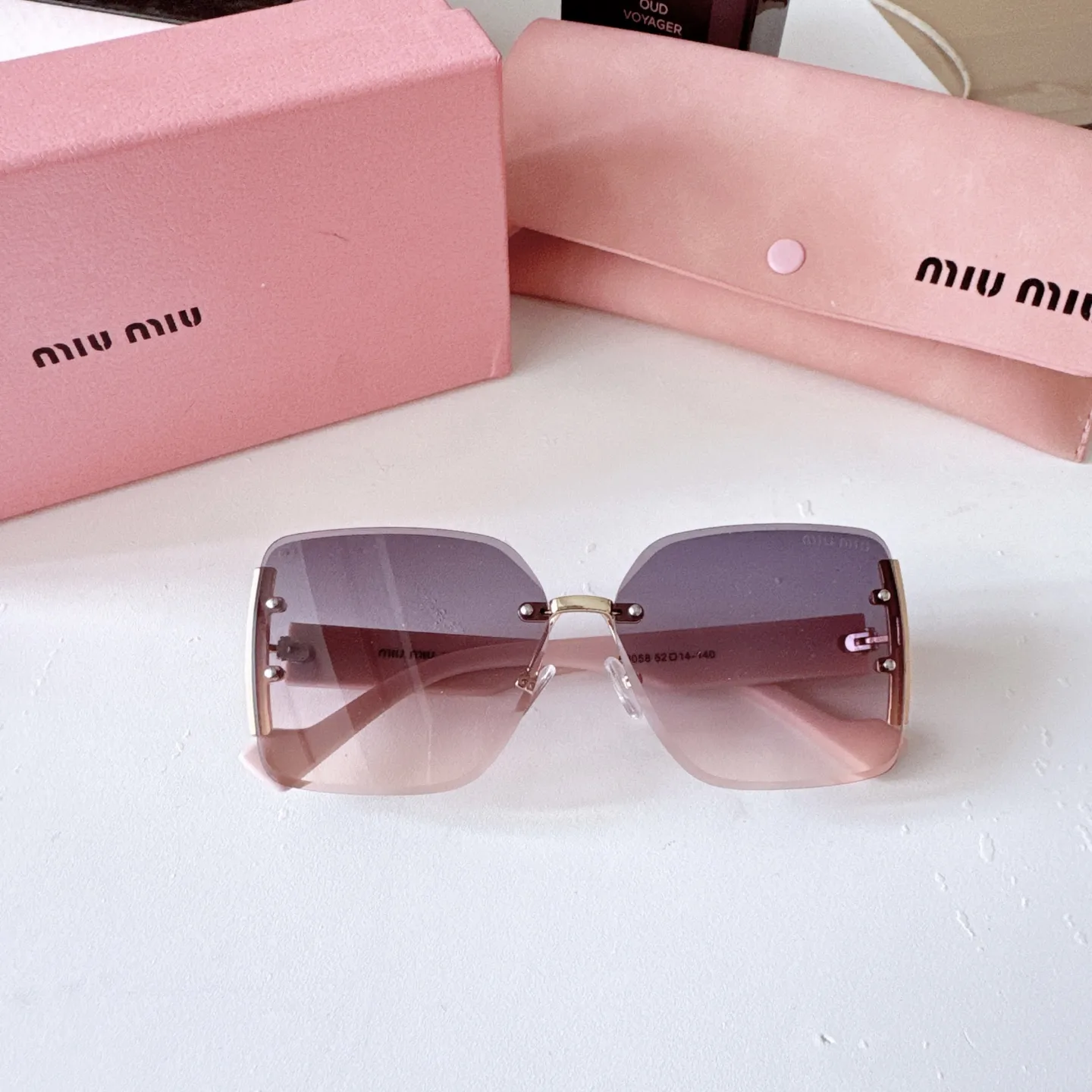 Oversized Square-Frame Sunglasses D20018574