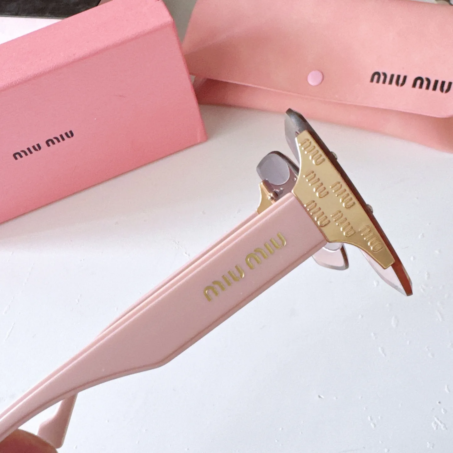 Oversized Square-Frame Sunglasses D20018574 — view 5