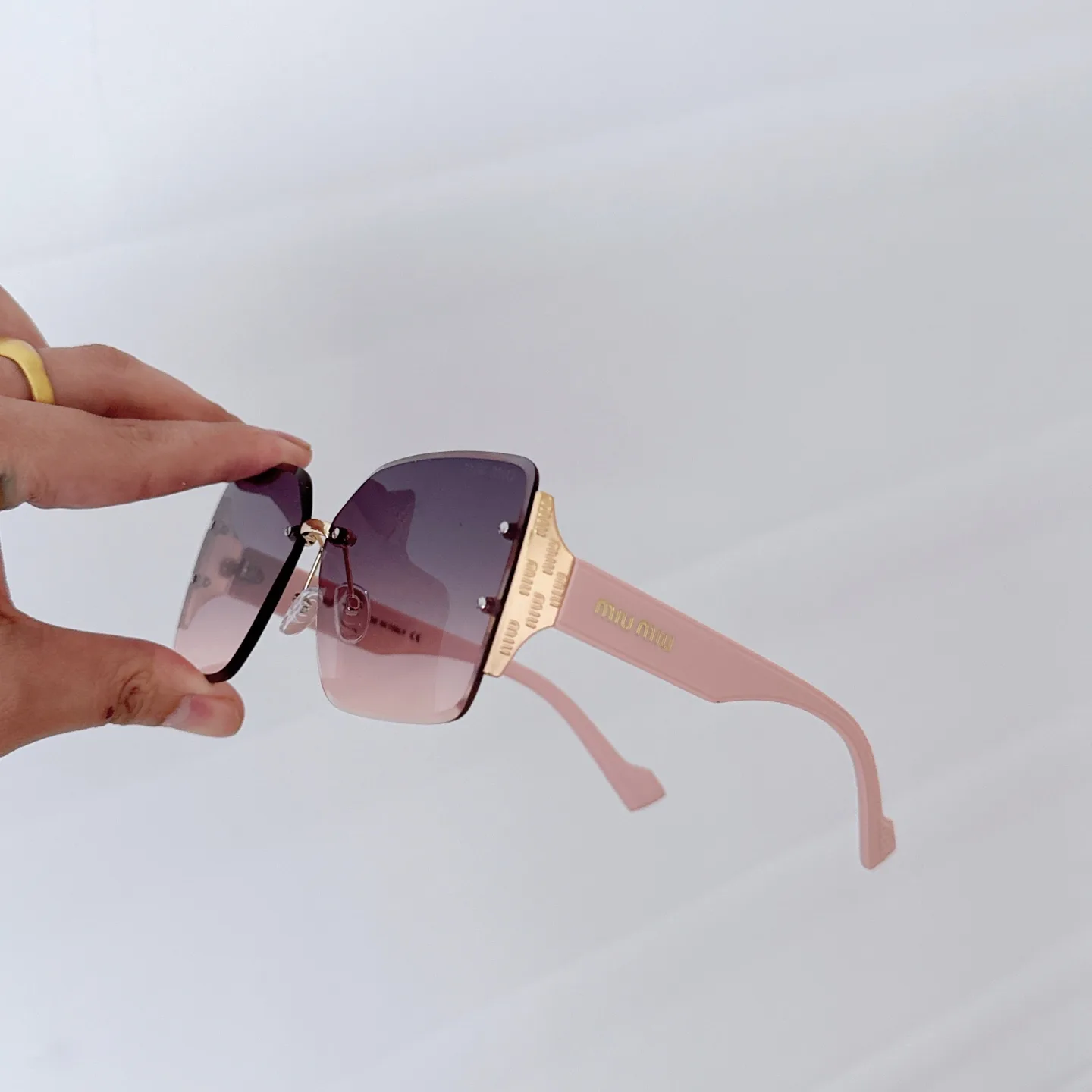 Oversized Square-Frame Sunglasses D20018574 — view 6