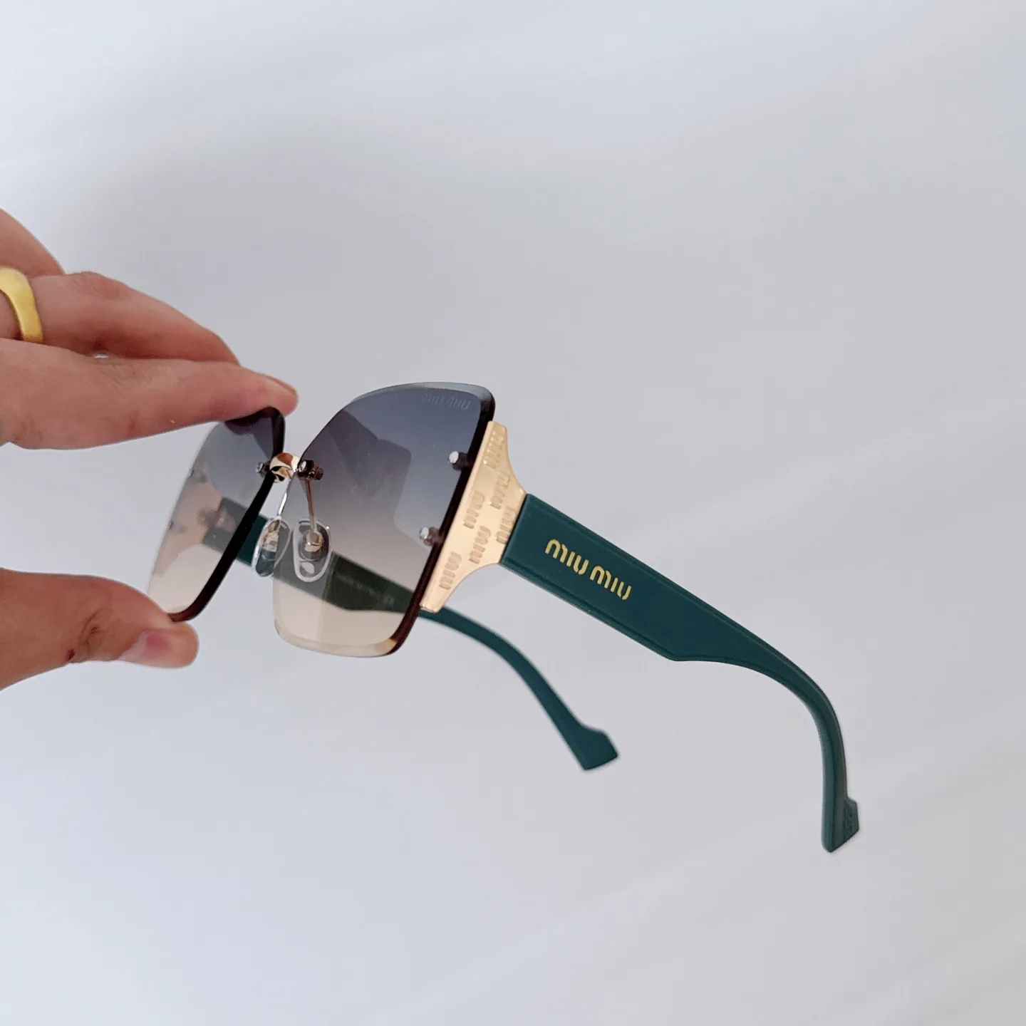 Oversized Square-Frame Sunglasses D20018573 — view 6