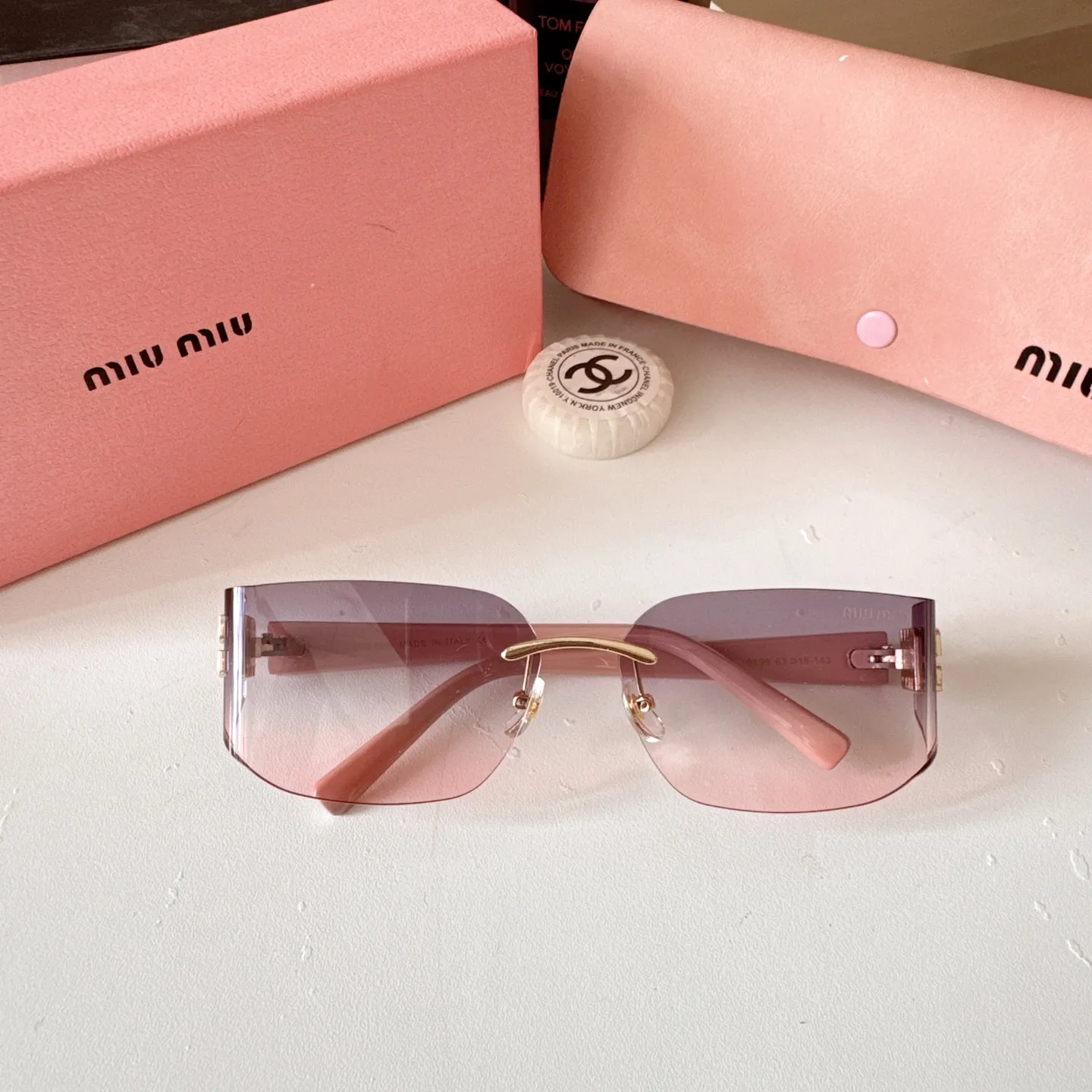MU111AV Cat-Eye Sunglasses D20018534