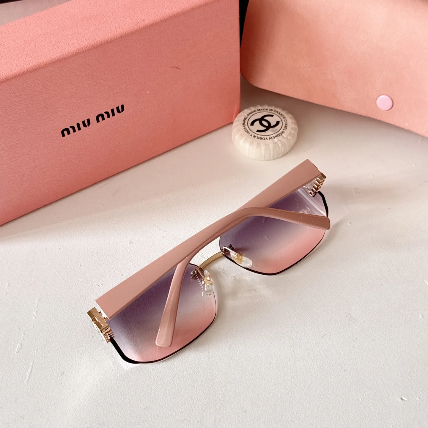 MU111AV Cat-Eye Sunglasses D20018534 — view 4