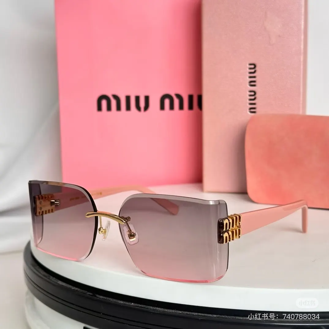 MU111AV Cat-Eye Sunglasses D20018534 — view 5
