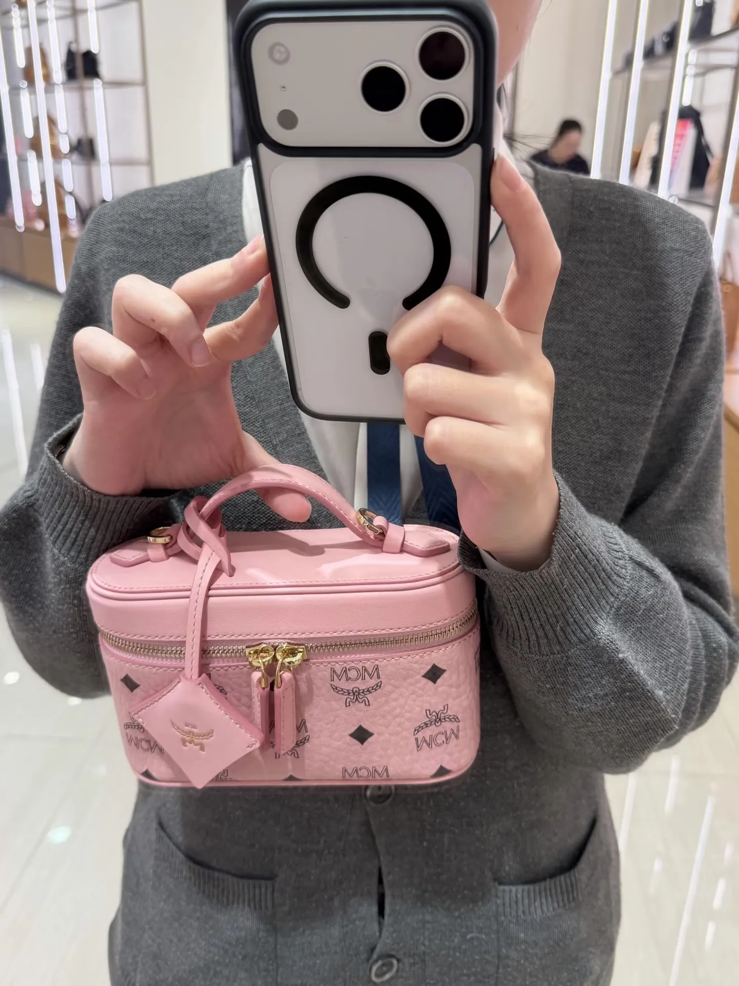MCM Visetos Vanity Case D27016126 — view 9