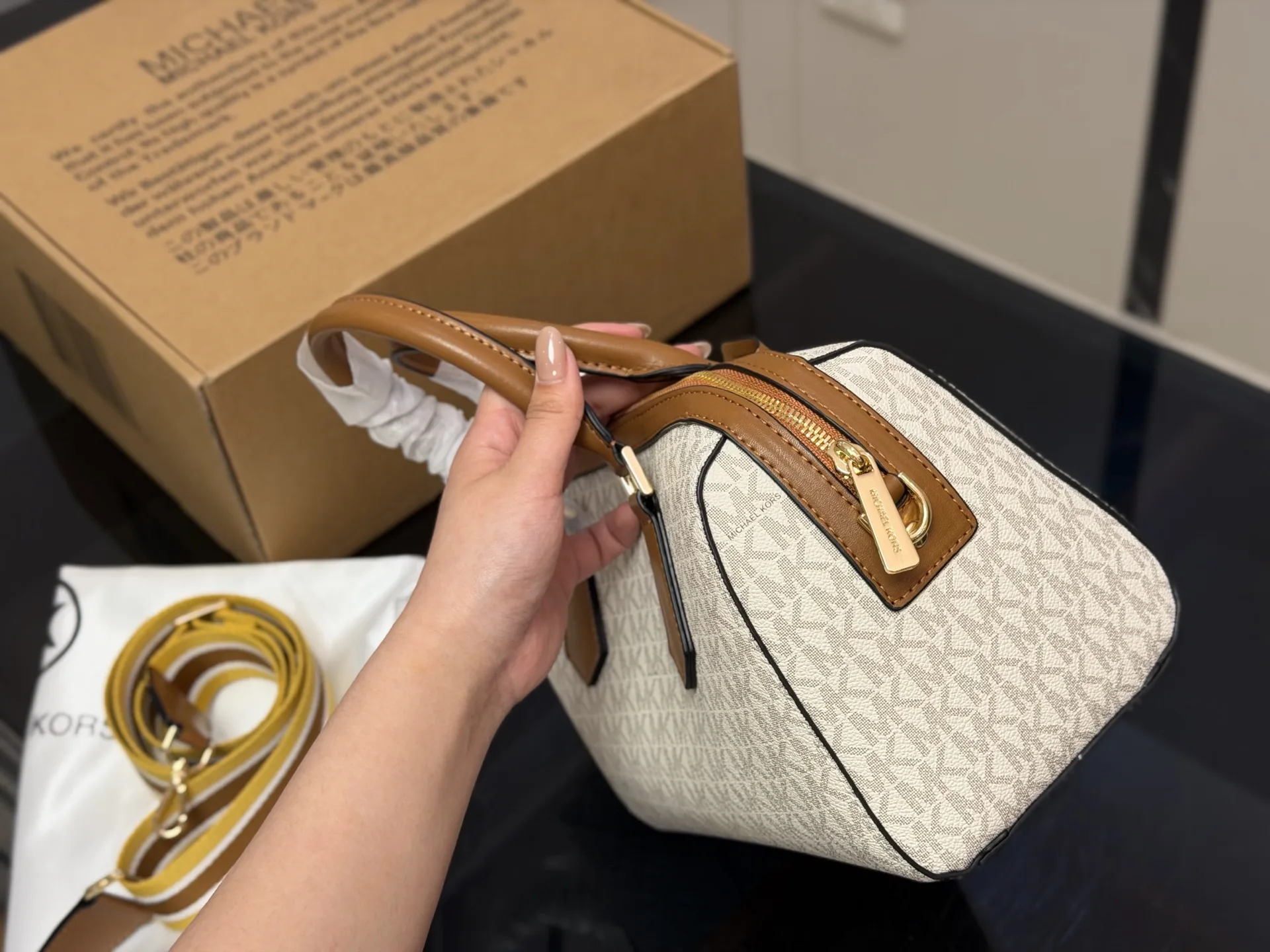 Michael Kors Signature Print Pillow Bag D30016130 — view 7