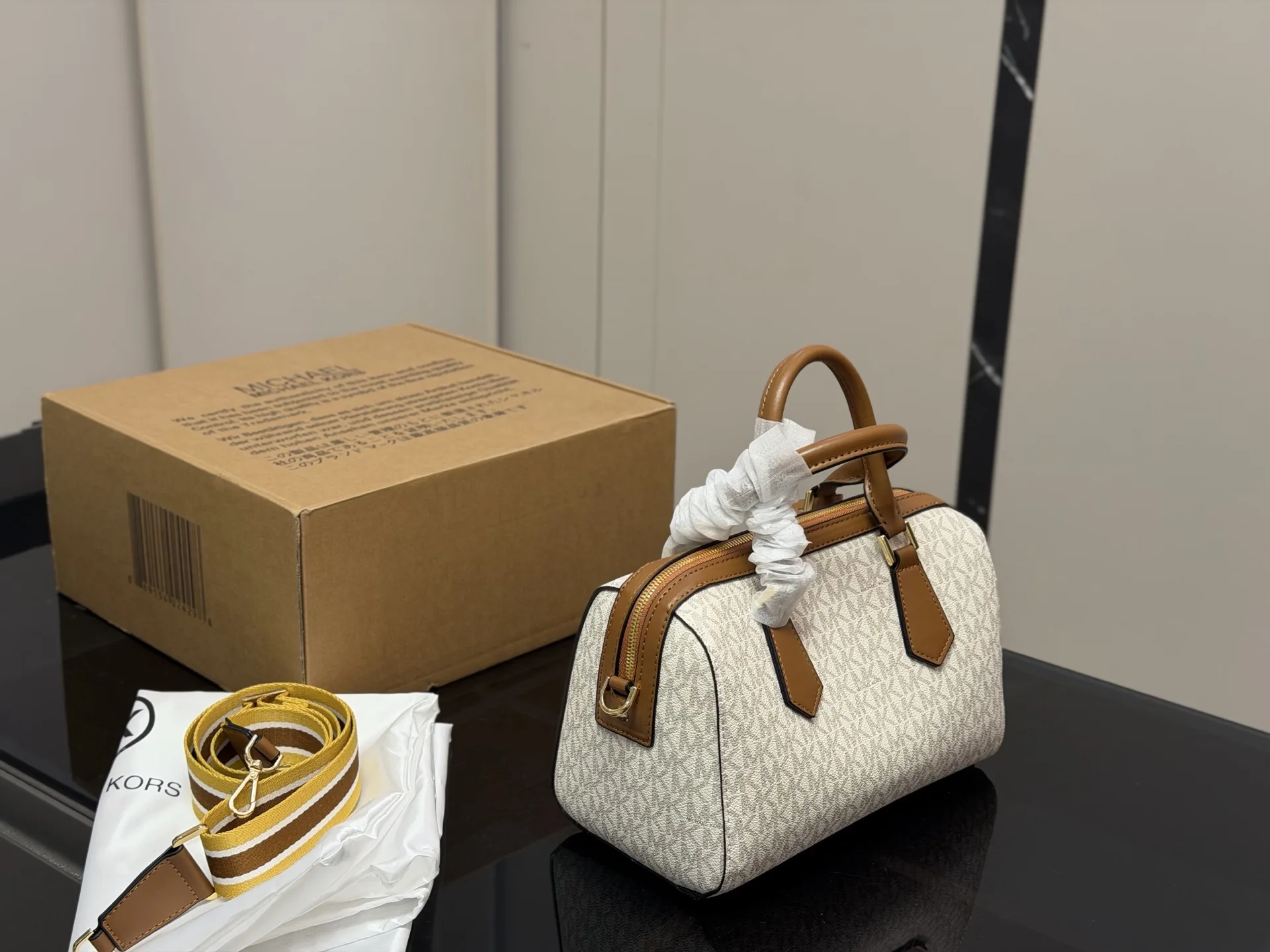 Michael Kors Signature Print Pillow Bag D30016130 — view 8