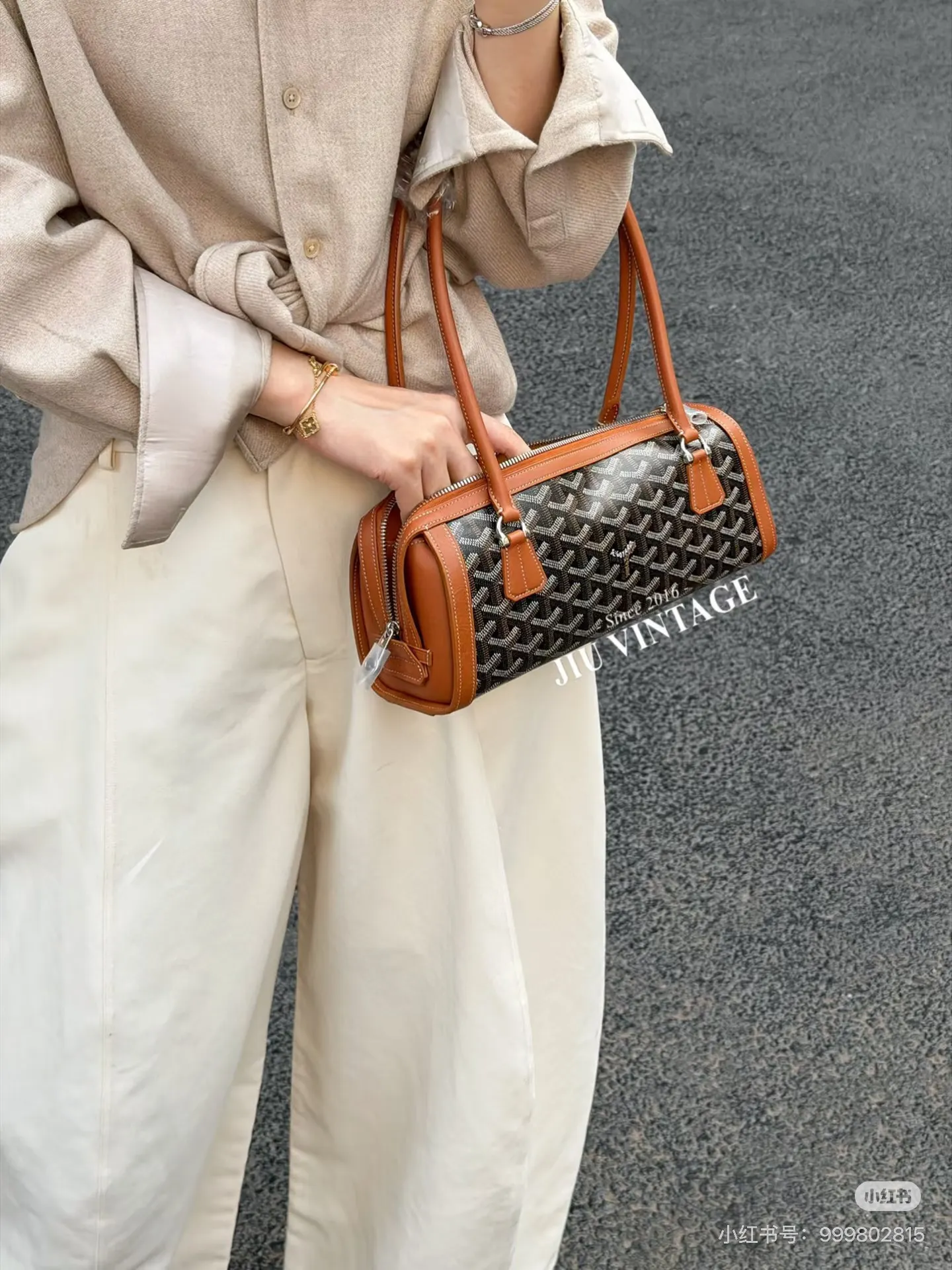 Goyard Baguette Shoulder Bag D33016136 — view 8