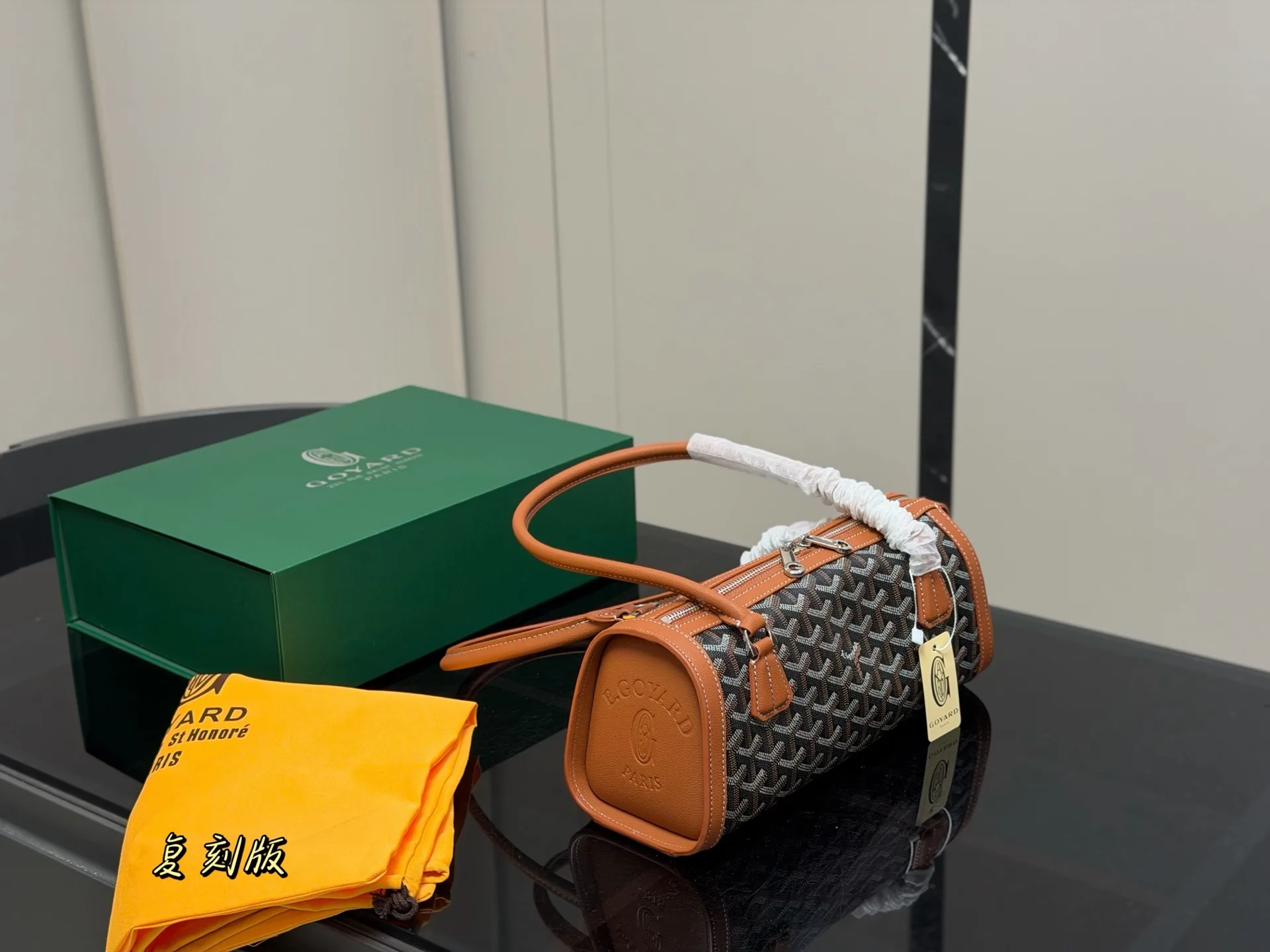 Goyard Cylindrical Shoulder Bag D33016138 — view 2