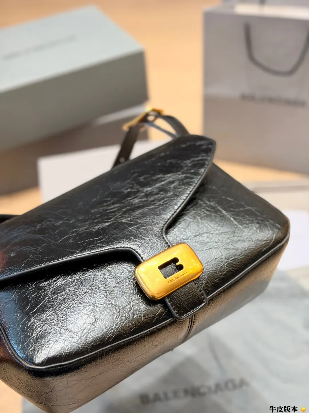 Balenciaga Cruiser Monogram Shoulder Bag D30016153 — view 4
