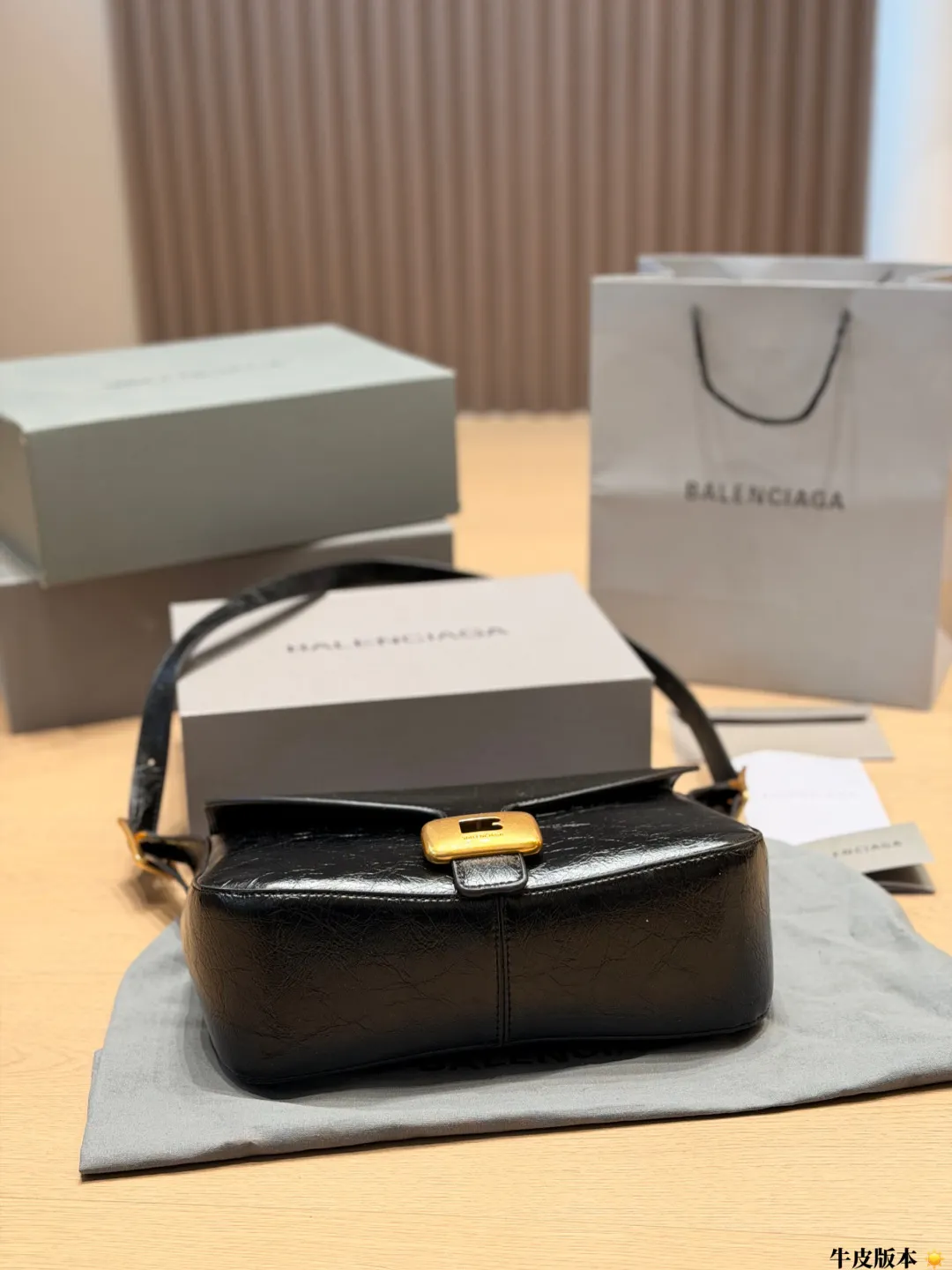 Balenciaga Cruiser Monogram Shoulder Bag D30016153 — view 5