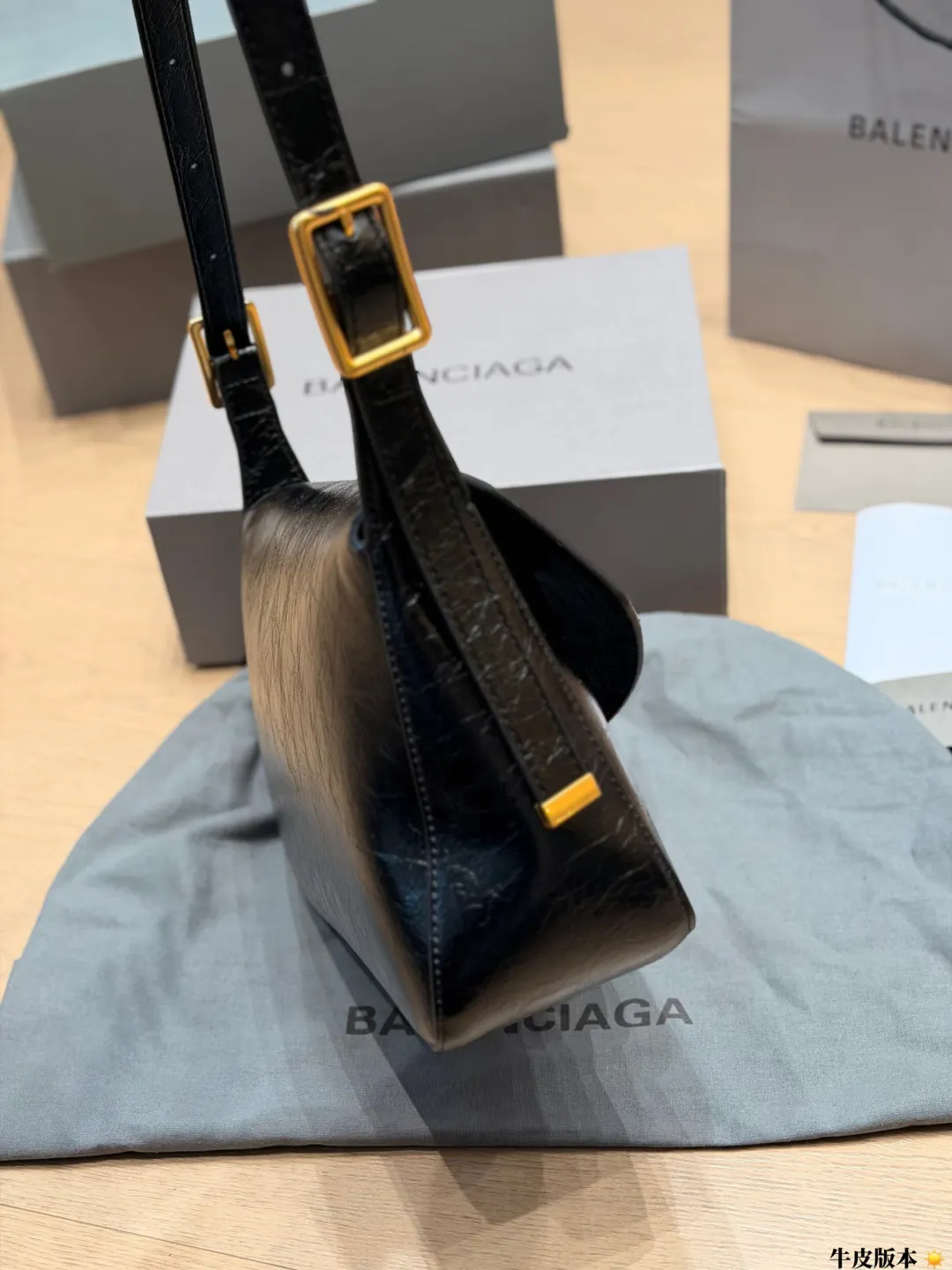 Balenciaga Cruiser Monogram Shoulder Bag D30016153 — view 6
