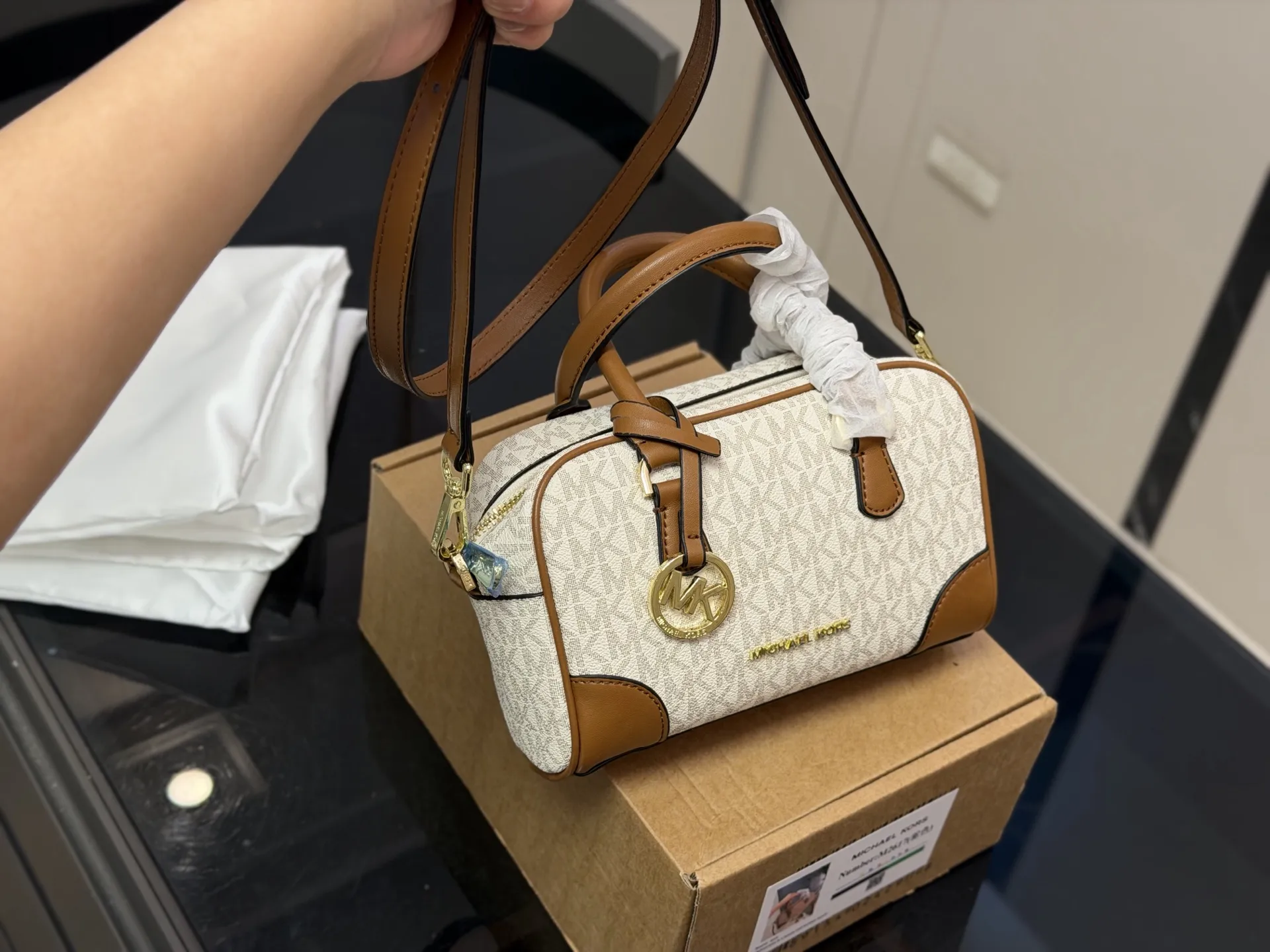 Michael Kors Thompson Bowling Bag D28016500 — view 2