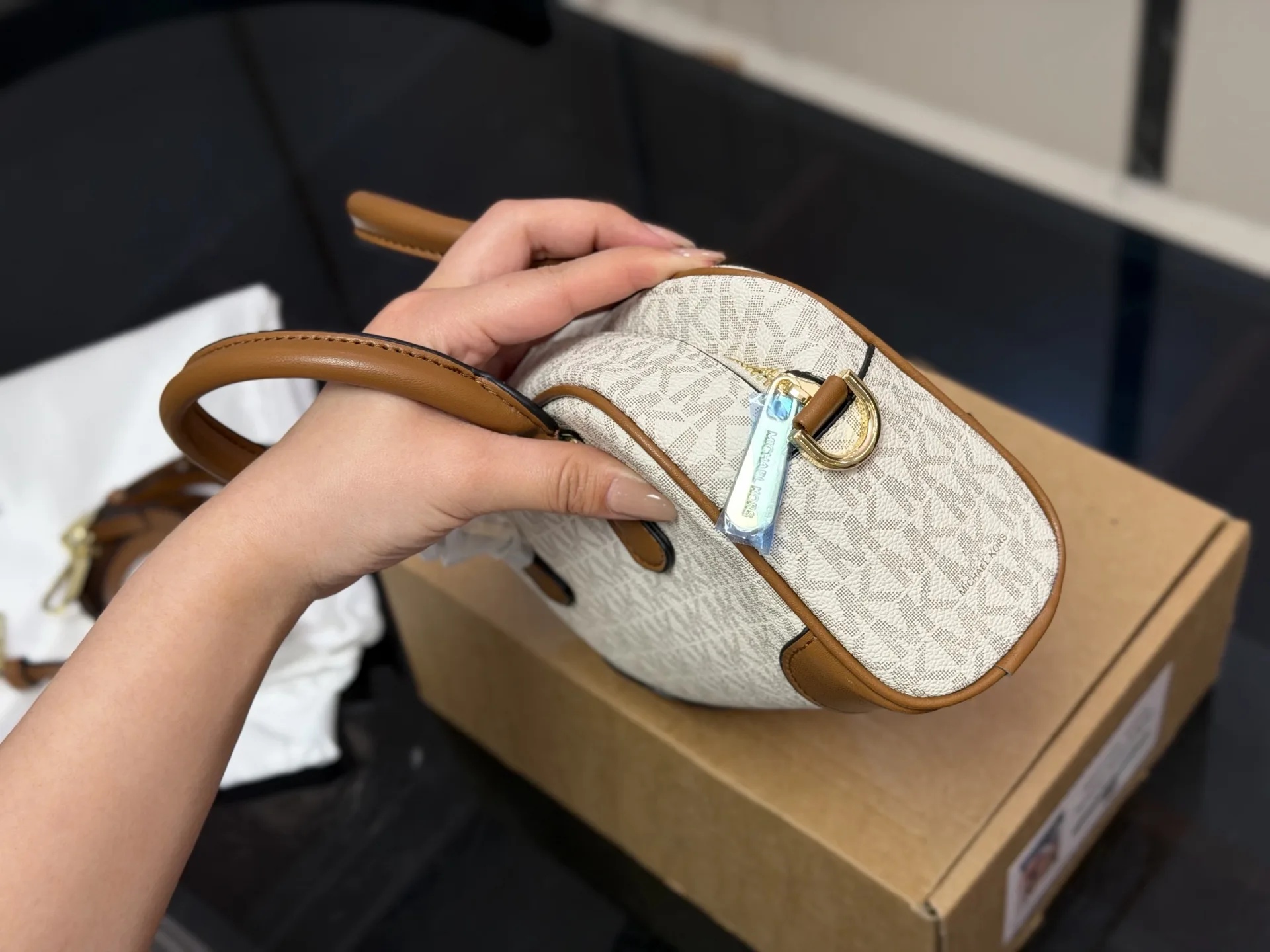 Michael Kors Thompson Bowling Bag D28016500 — view 6