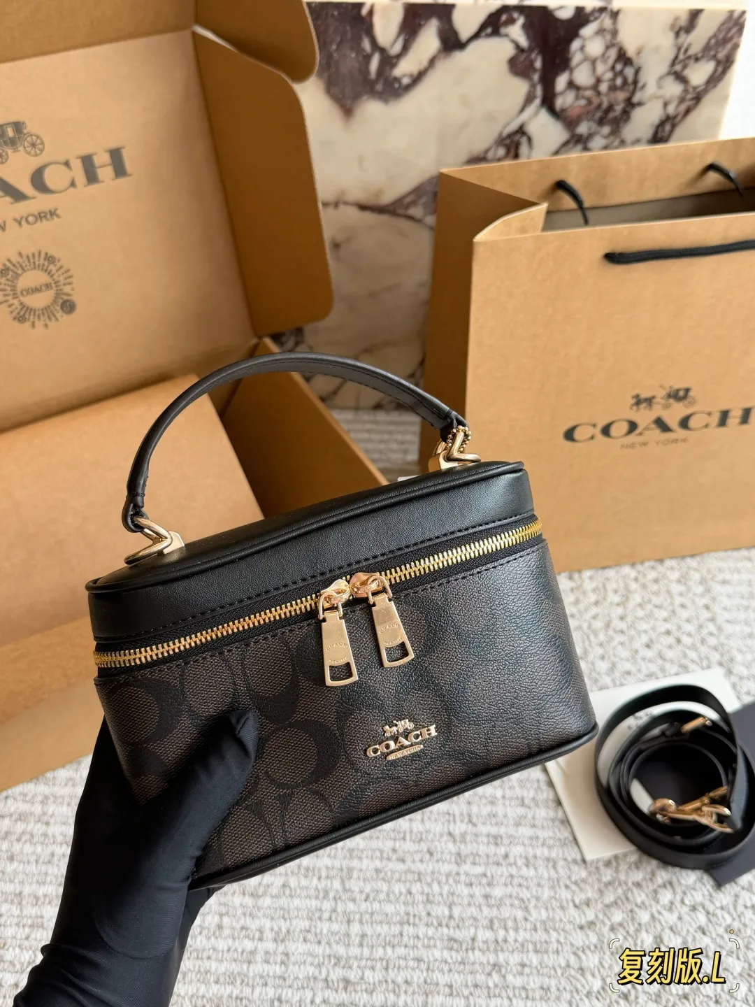 COACH Rainer Signature Canvas Box Bag D27516164 — view 3
